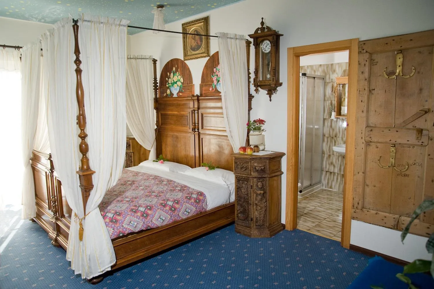 Photo of the whole room, Bed in Hotel Rosa Resort