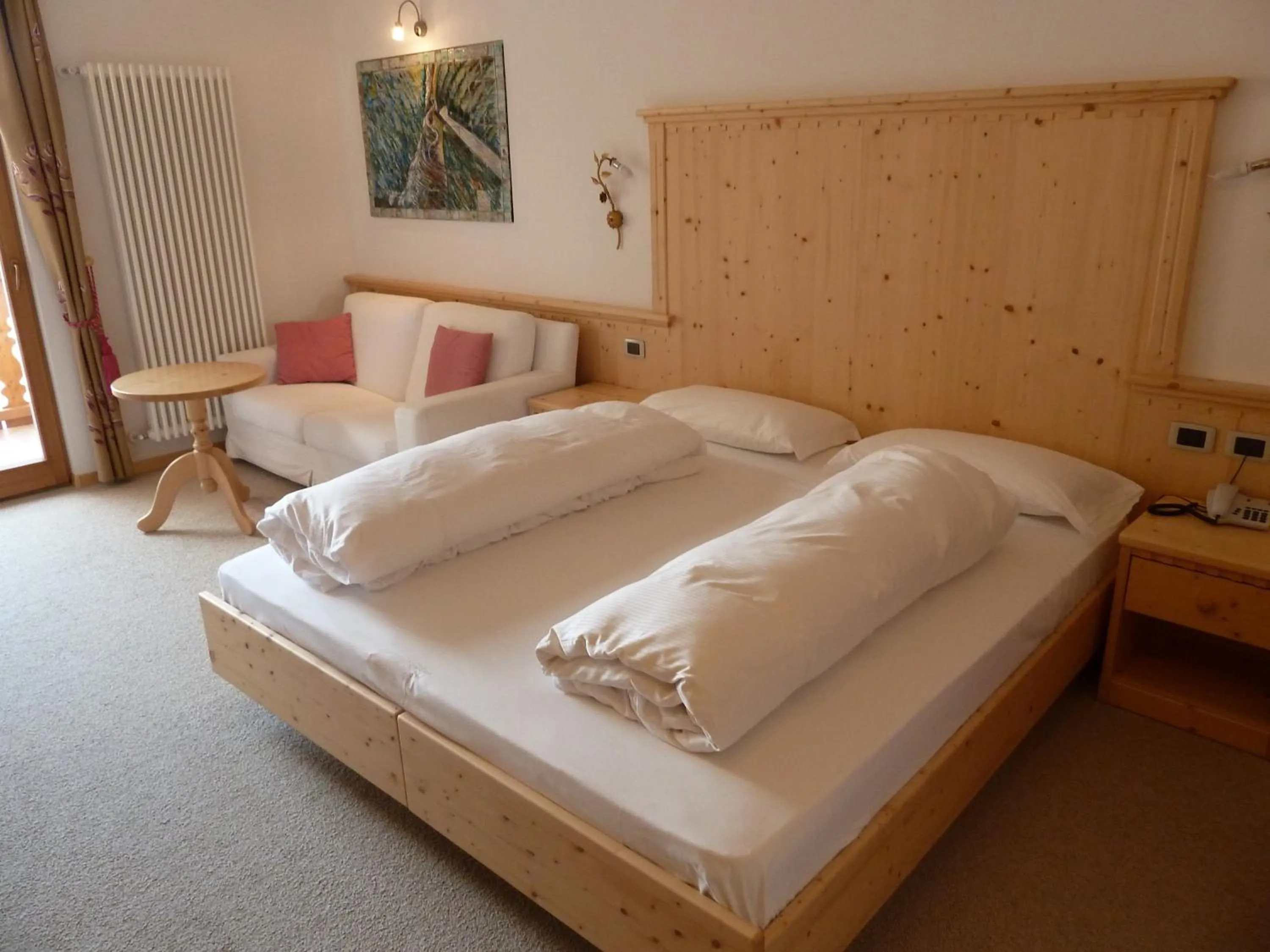 Photo of the whole room, Bed in Hotel Rosa Resort