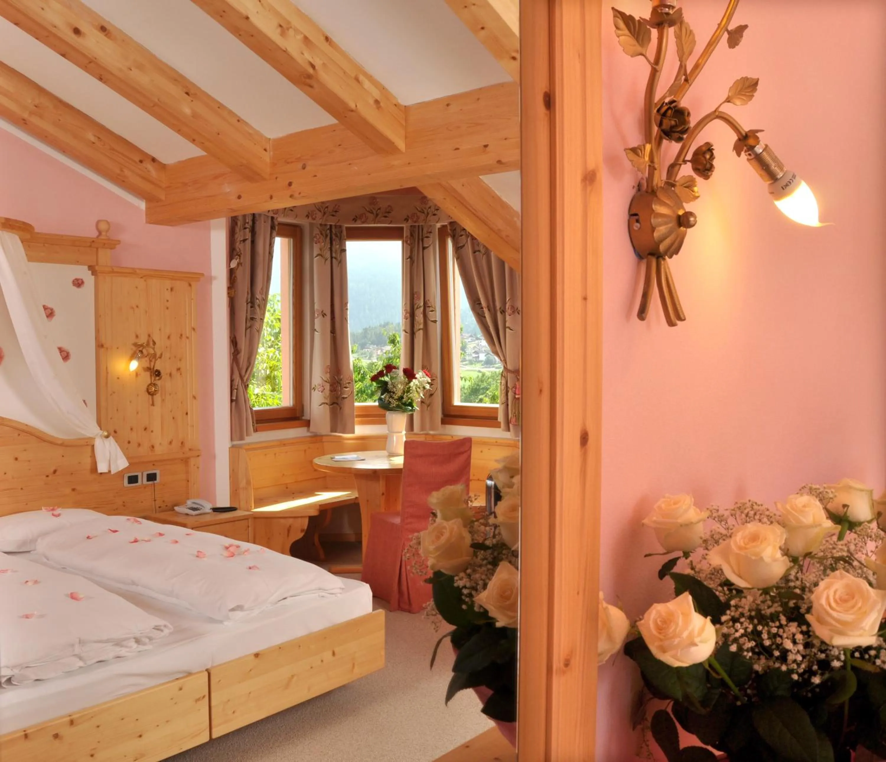 Photo of the whole room, Bed in Hotel Rosa Resort