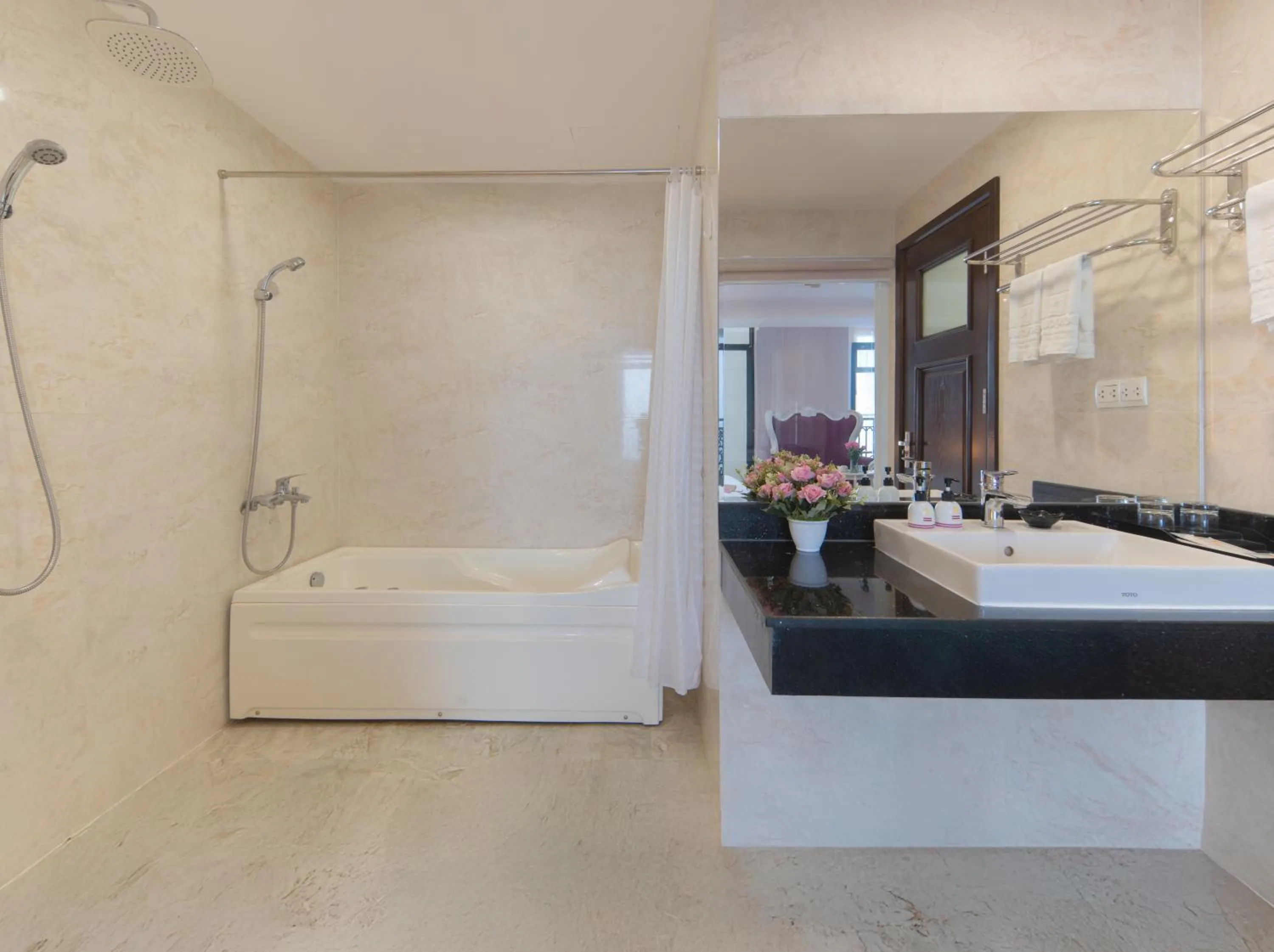 Shower in Bonjour Nha Trang Hotel