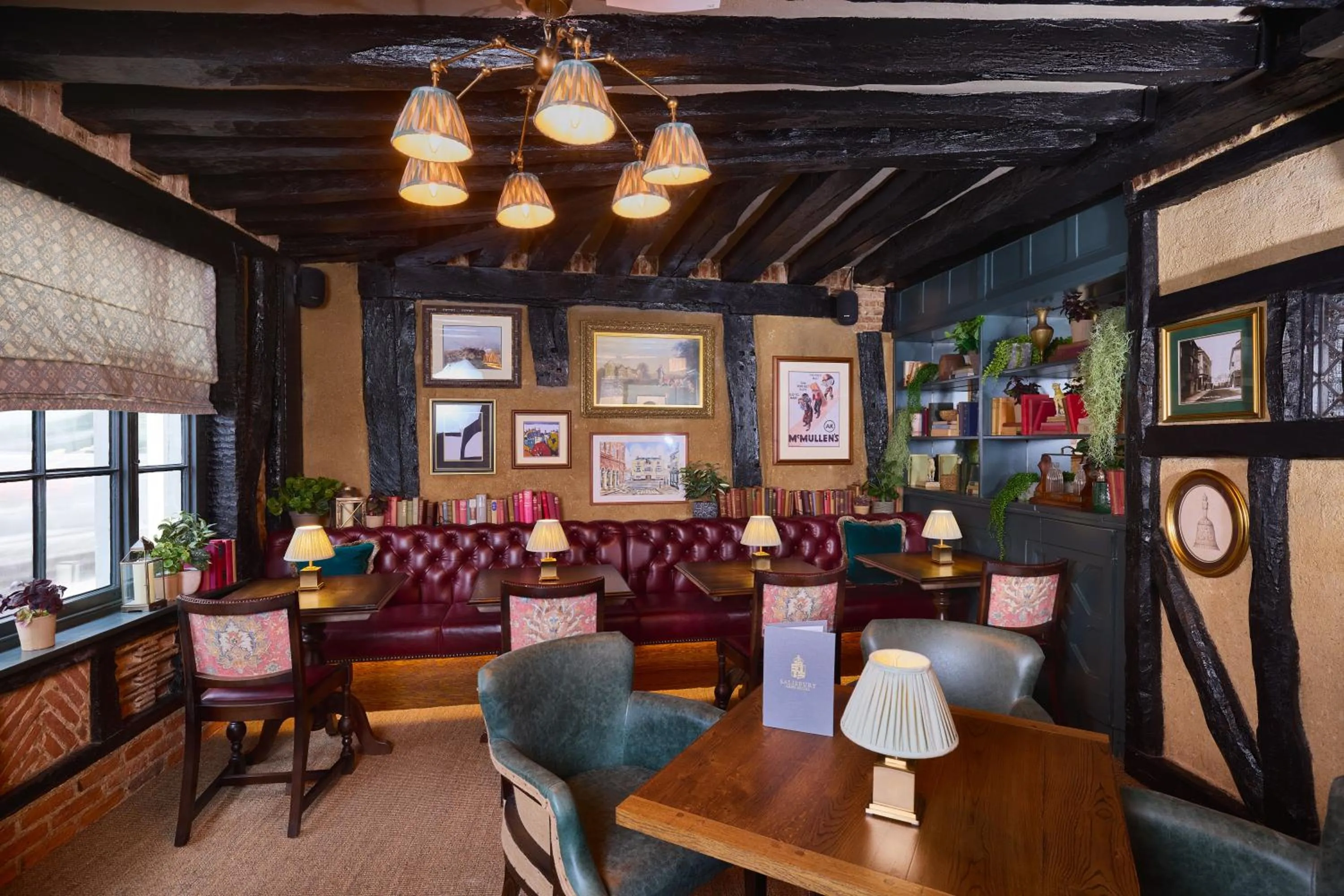 Food and drinks in Salisbury Arms Hotel