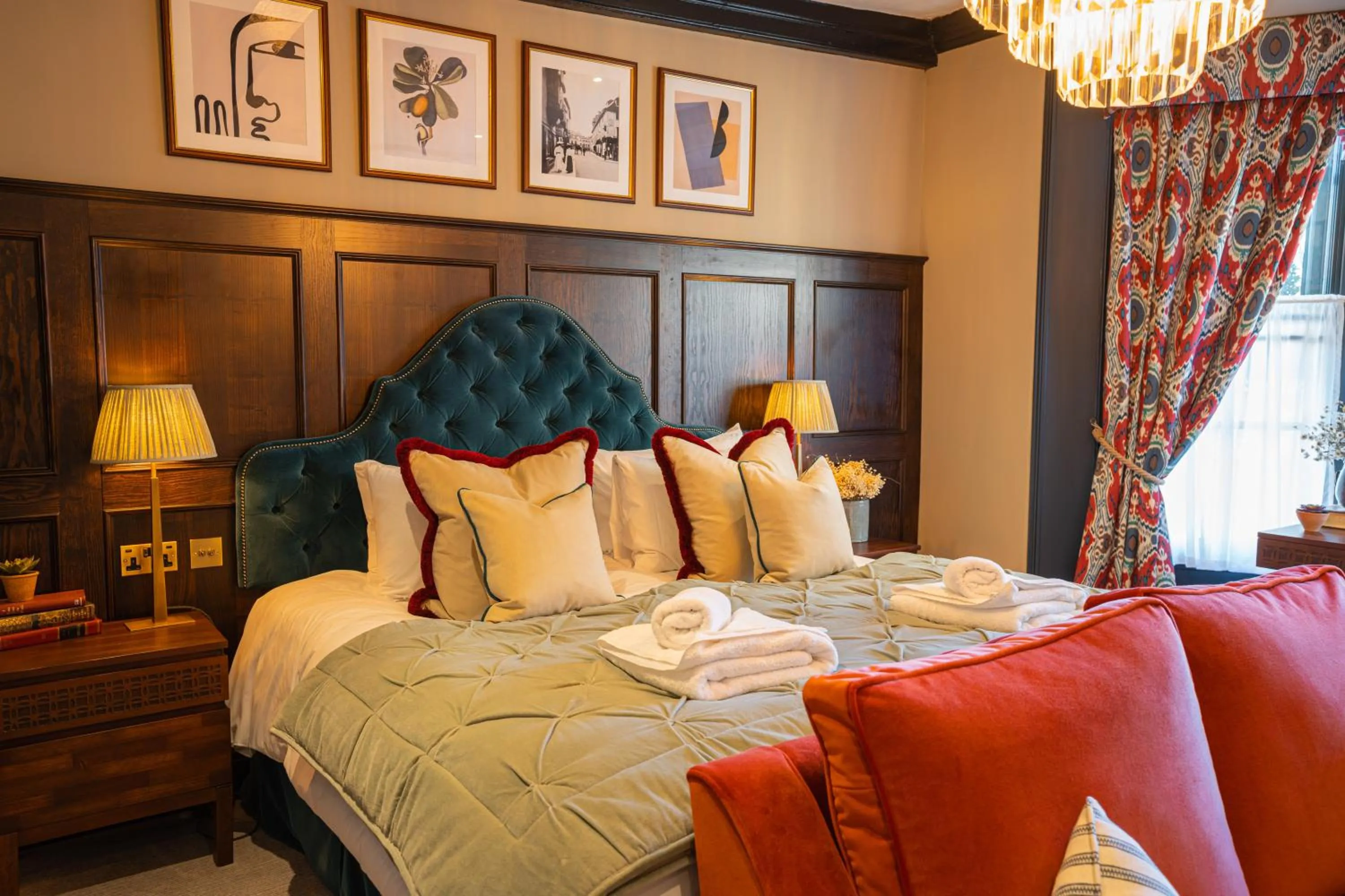Bedroom, Bed in Salisbury Arms Hotel