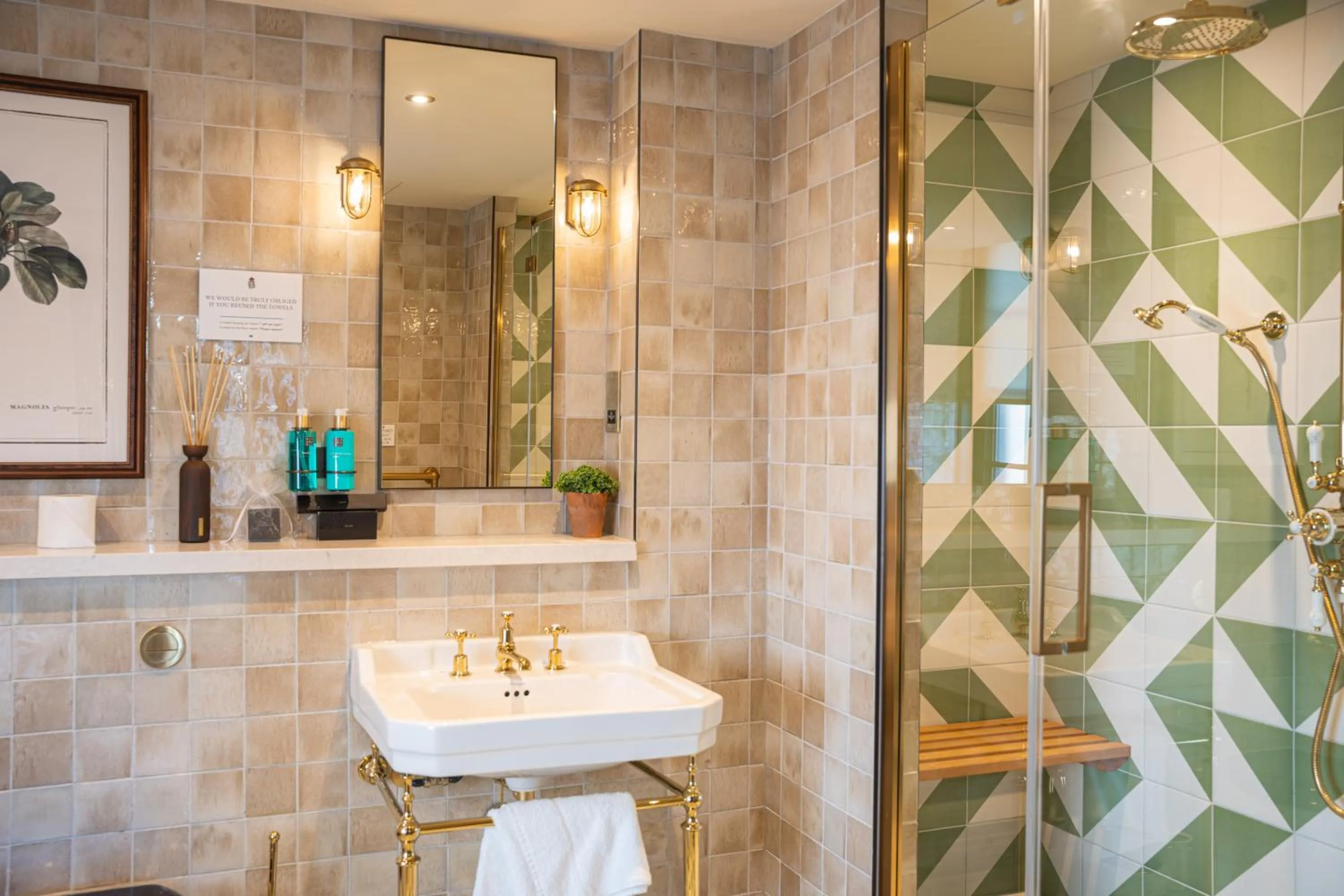 Bathroom in Salisbury Arms Hotel