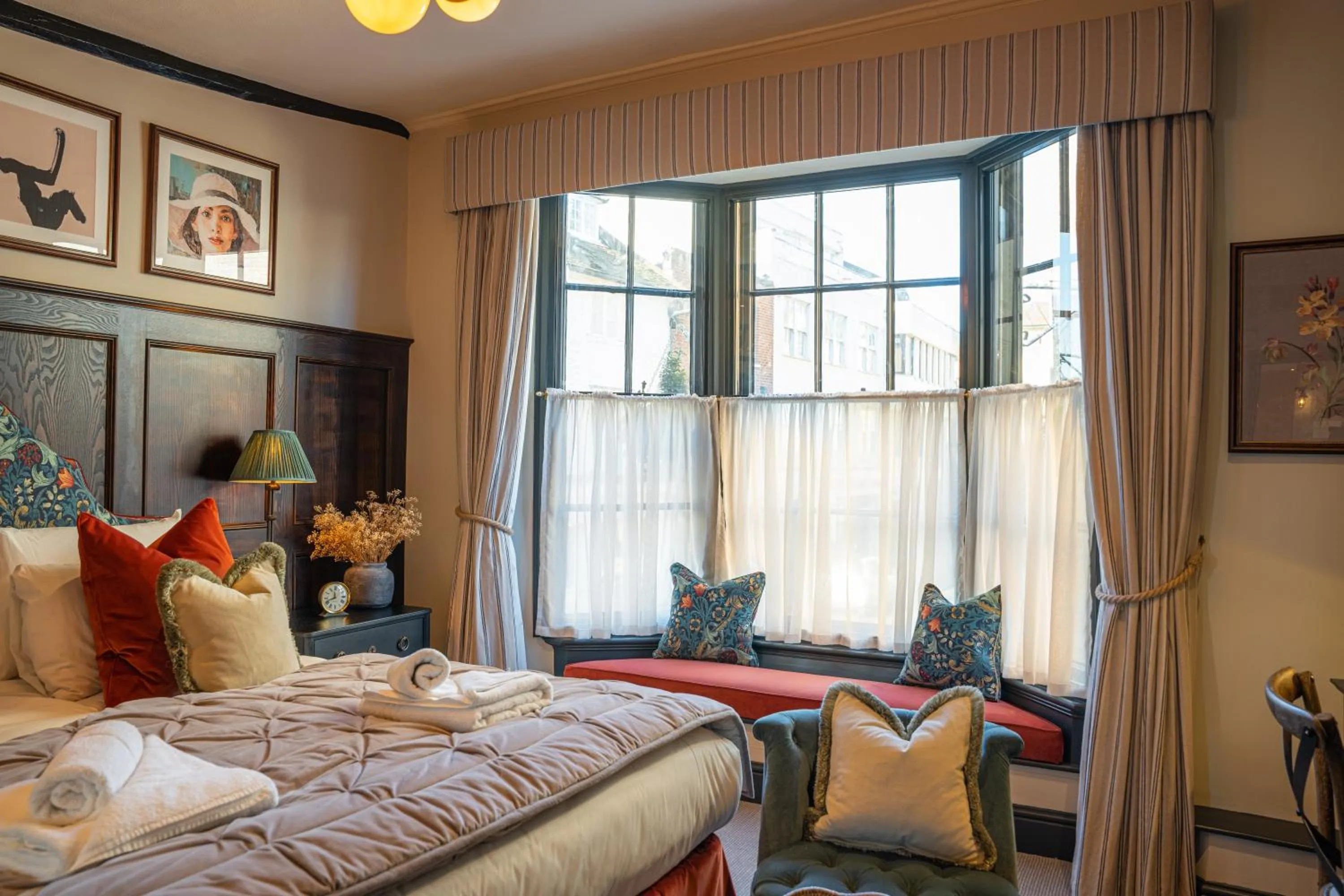 Bedroom, Bed in Salisbury Arms Hotel