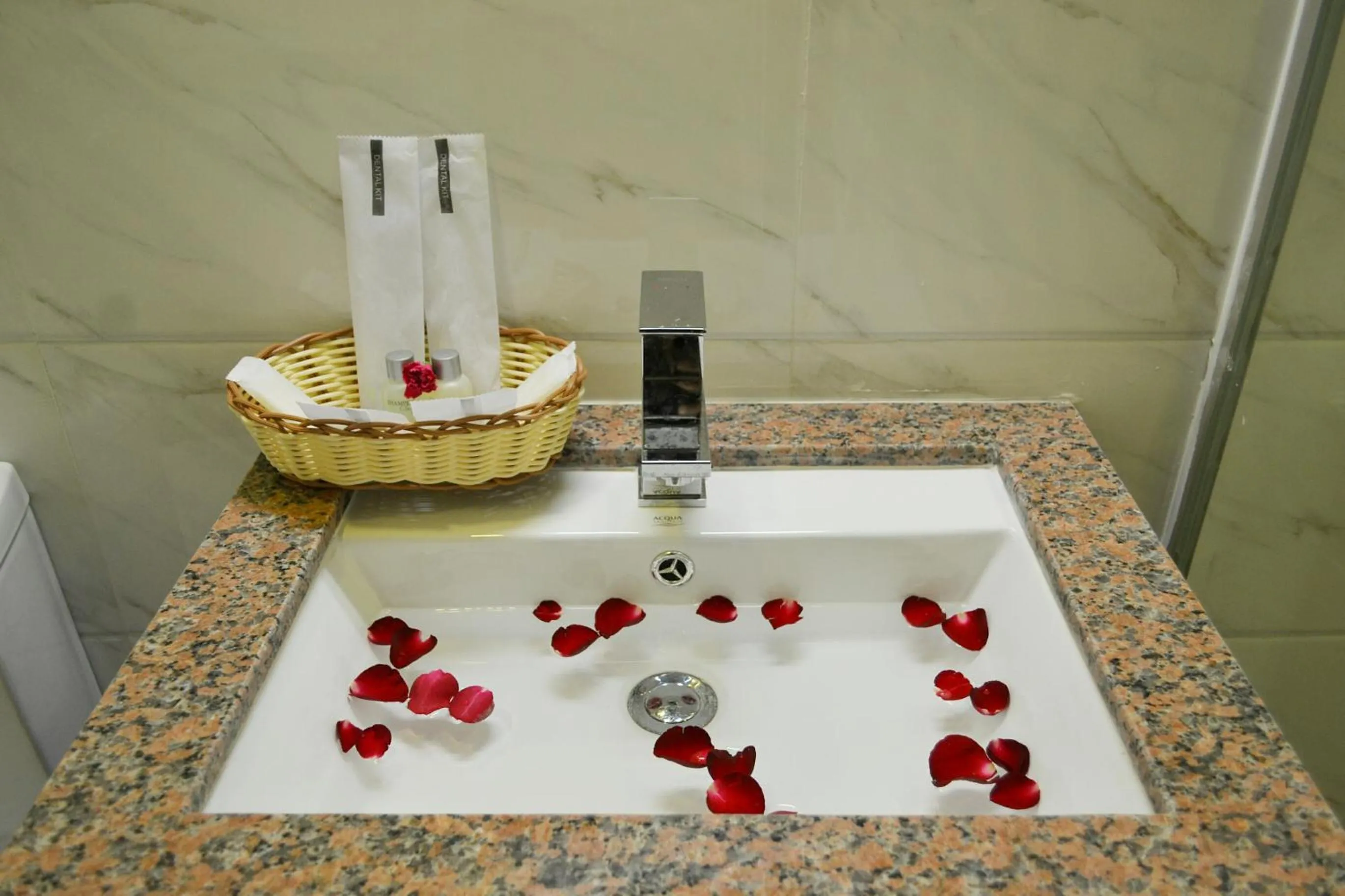 Bathroom in Hotel Broadway Yangon