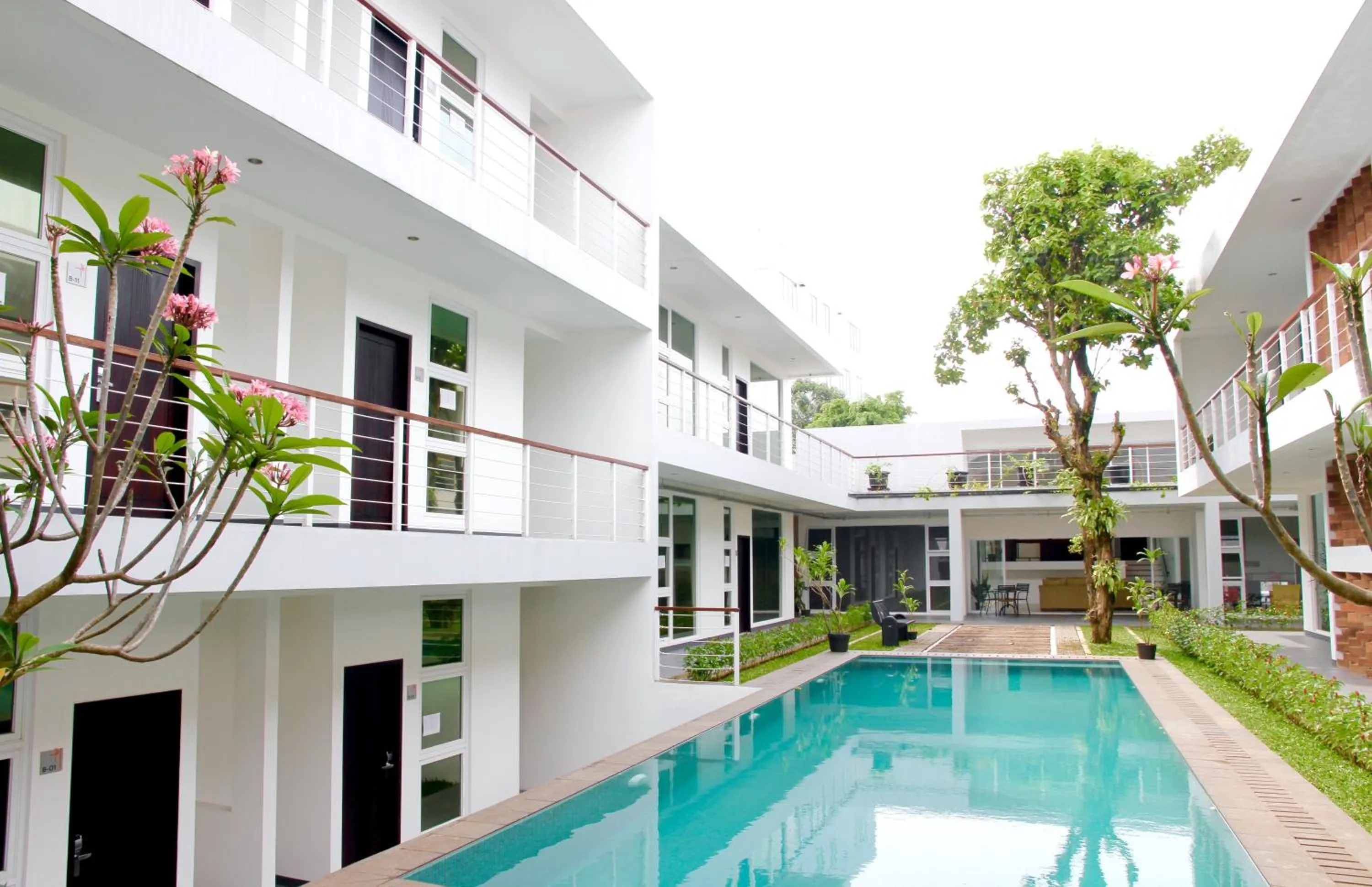 Swimming pool in Ampera Avenue Residence