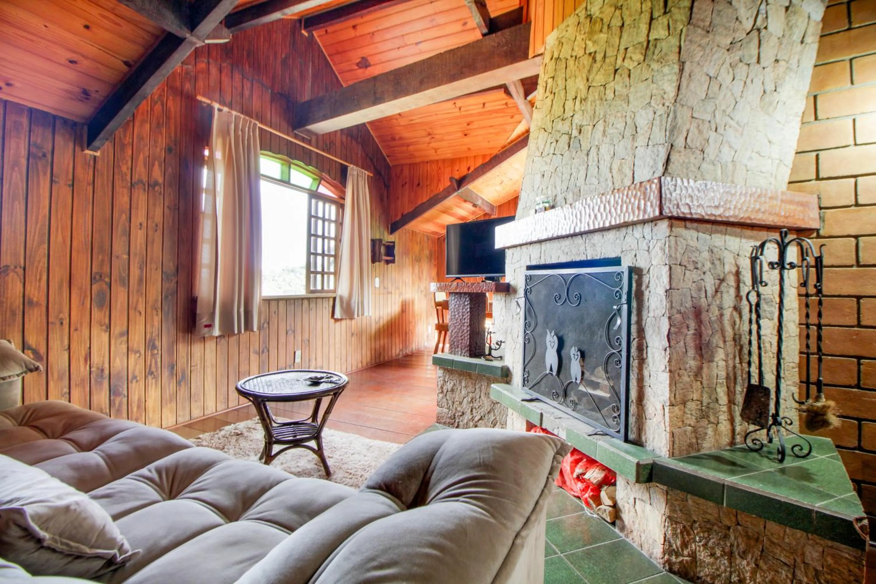 TV and multimedia in VELINN Pousada Villa Do Sol