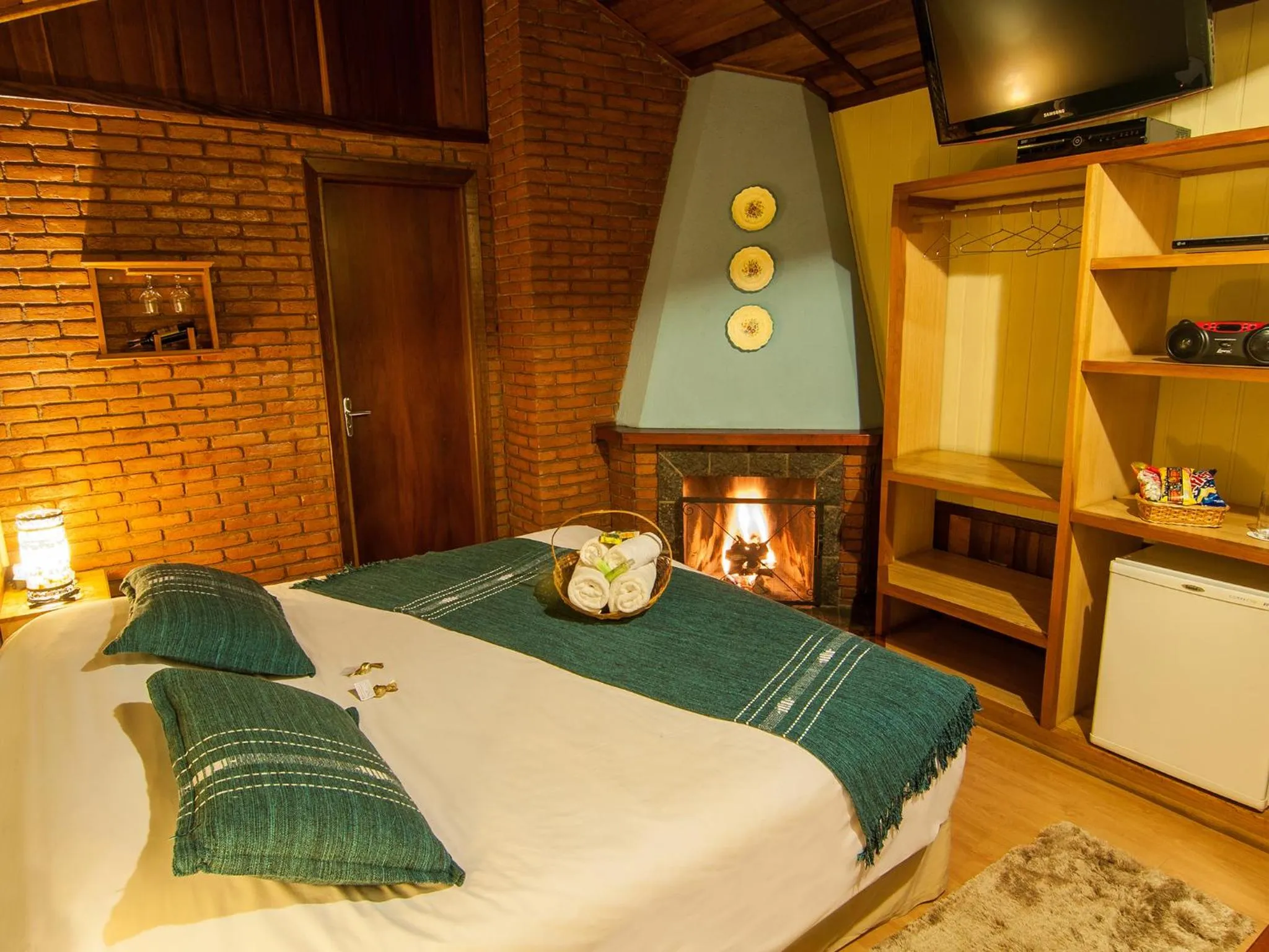 Photo of the whole room, Bed in Pousada Aguia Dourada