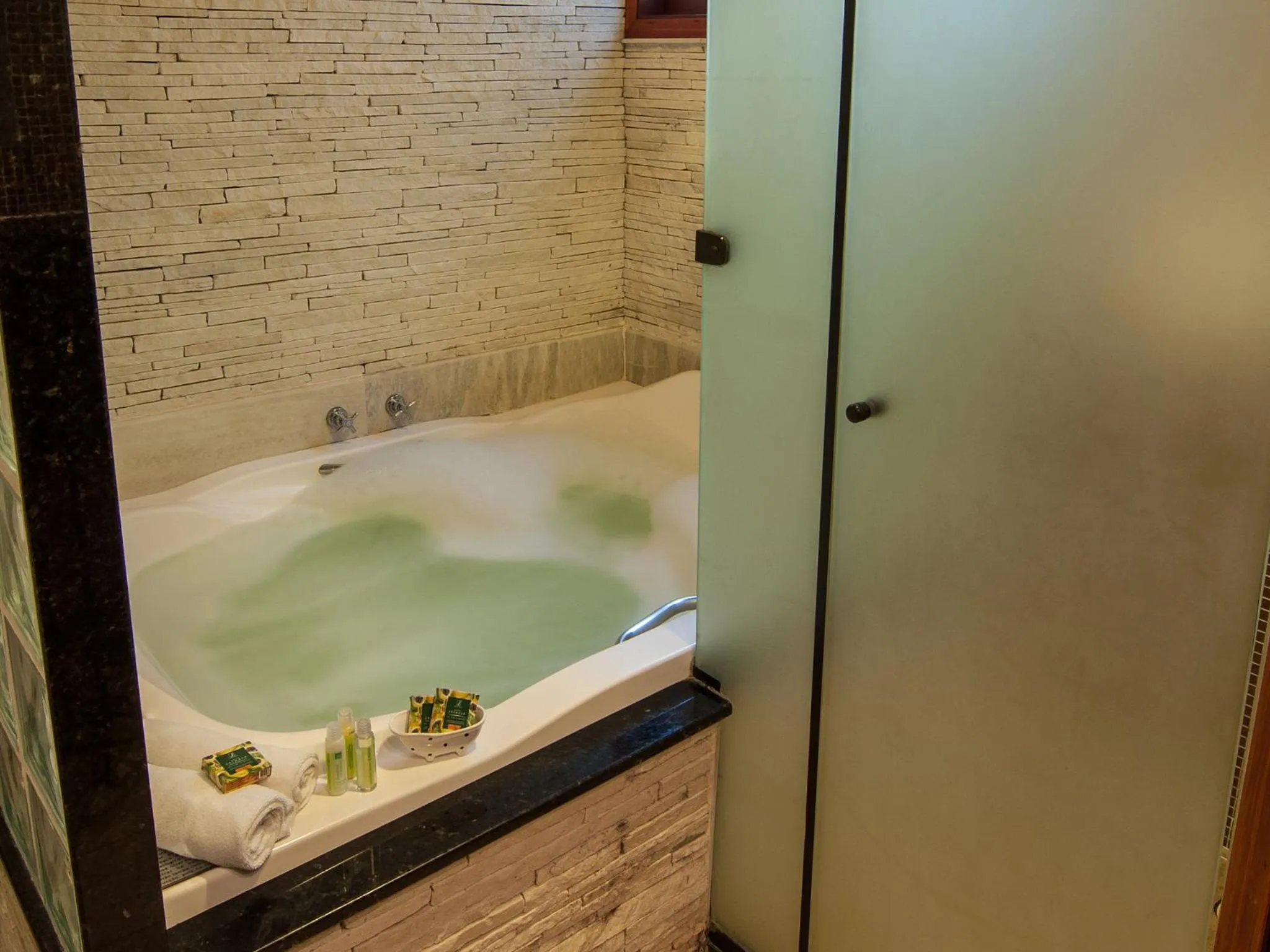 Bathroom in Pousada Aguia Dourada