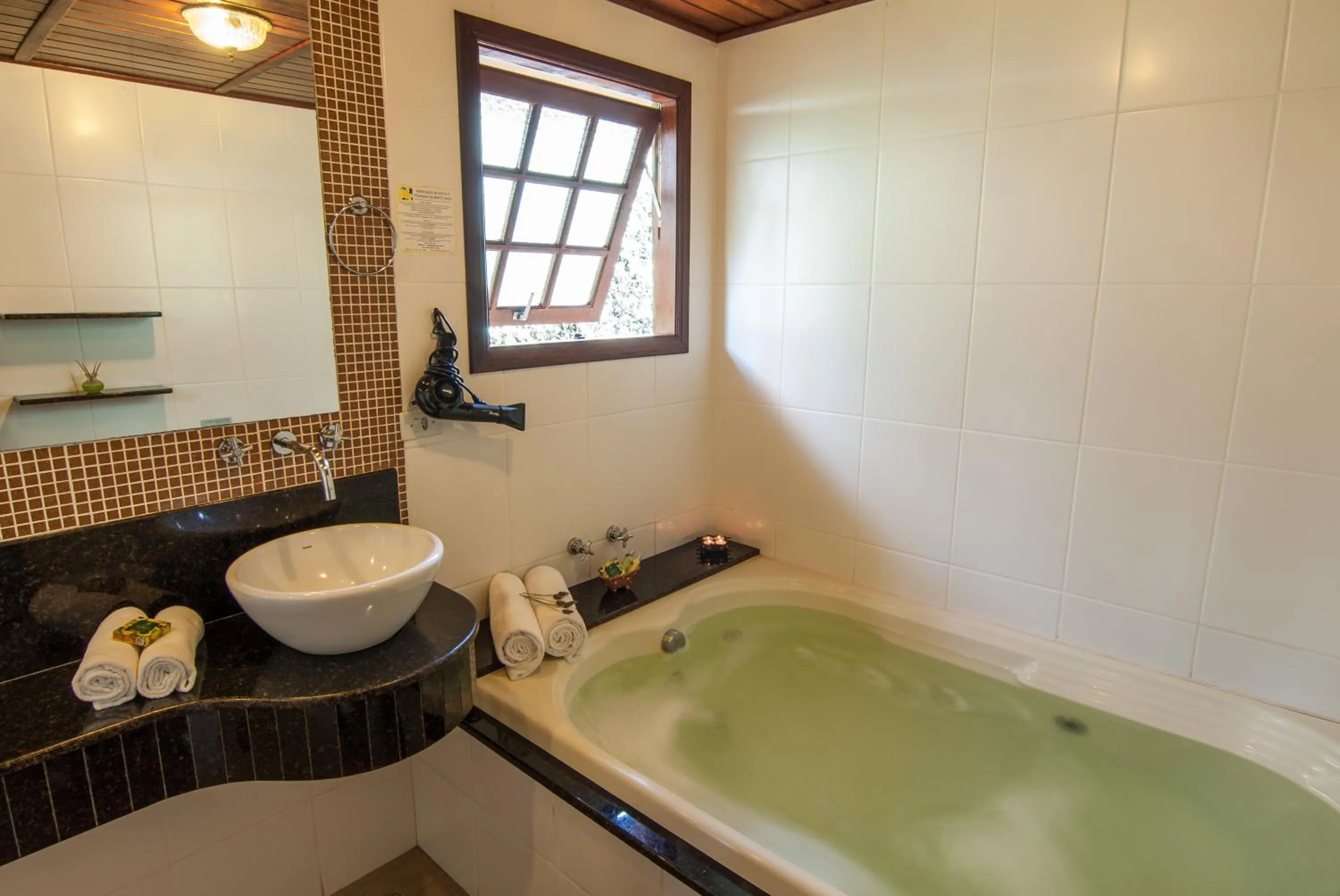 Bathroom in Pousada Aguia Dourada