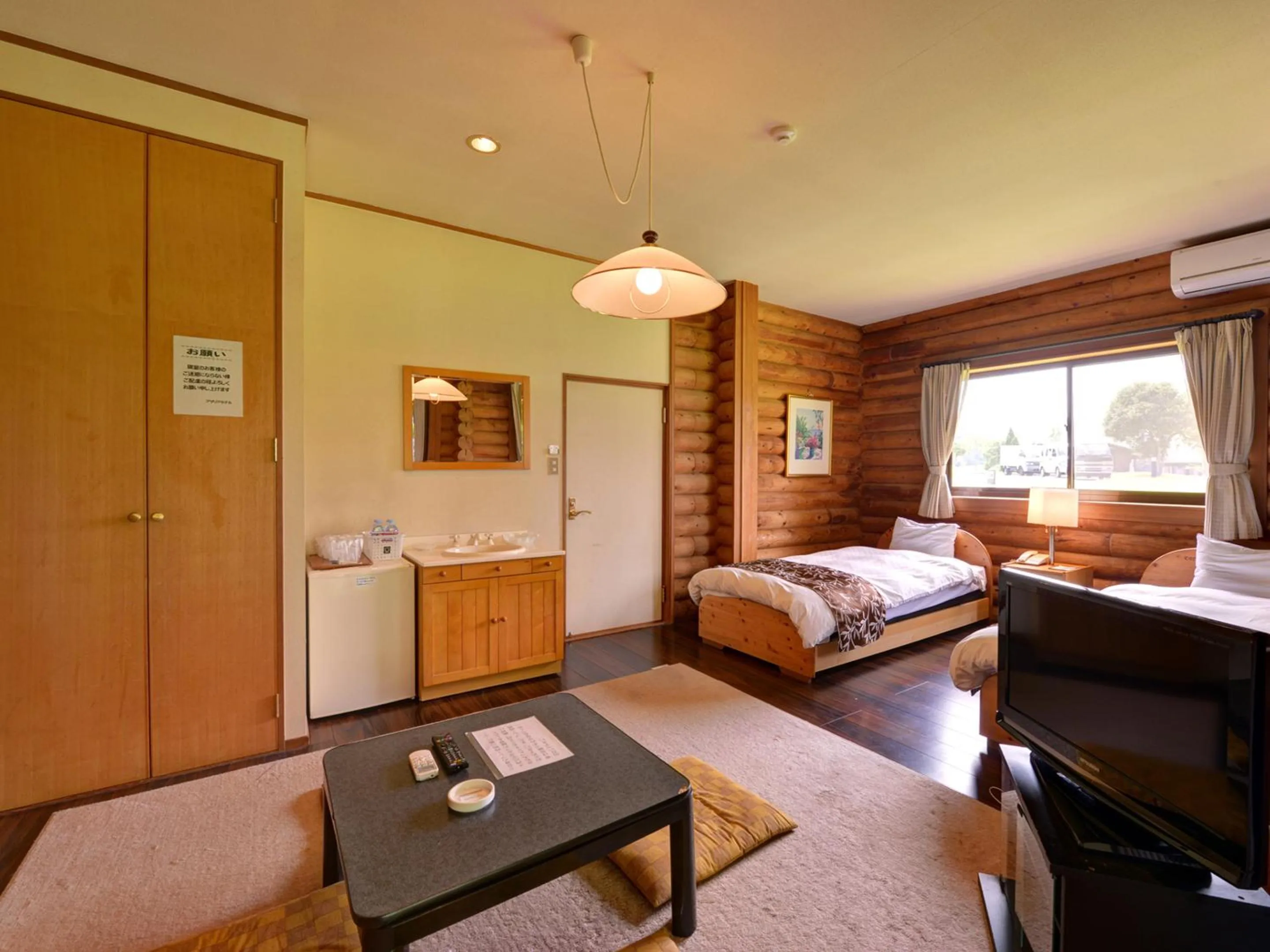 Photo of the whole room, Bed in Cocopa Resort Club