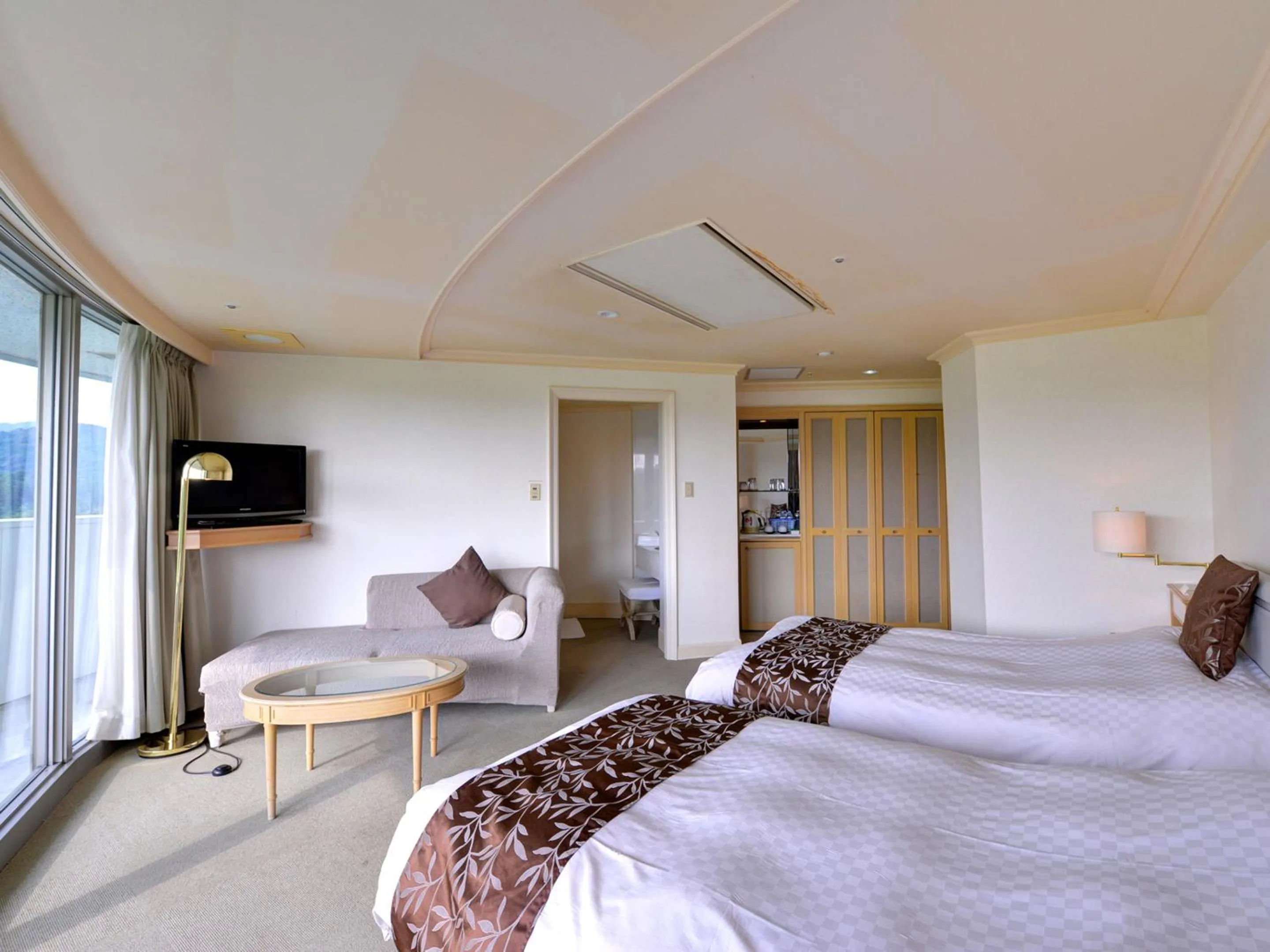 Photo of the whole room, Bed in Cocopa Resort Club