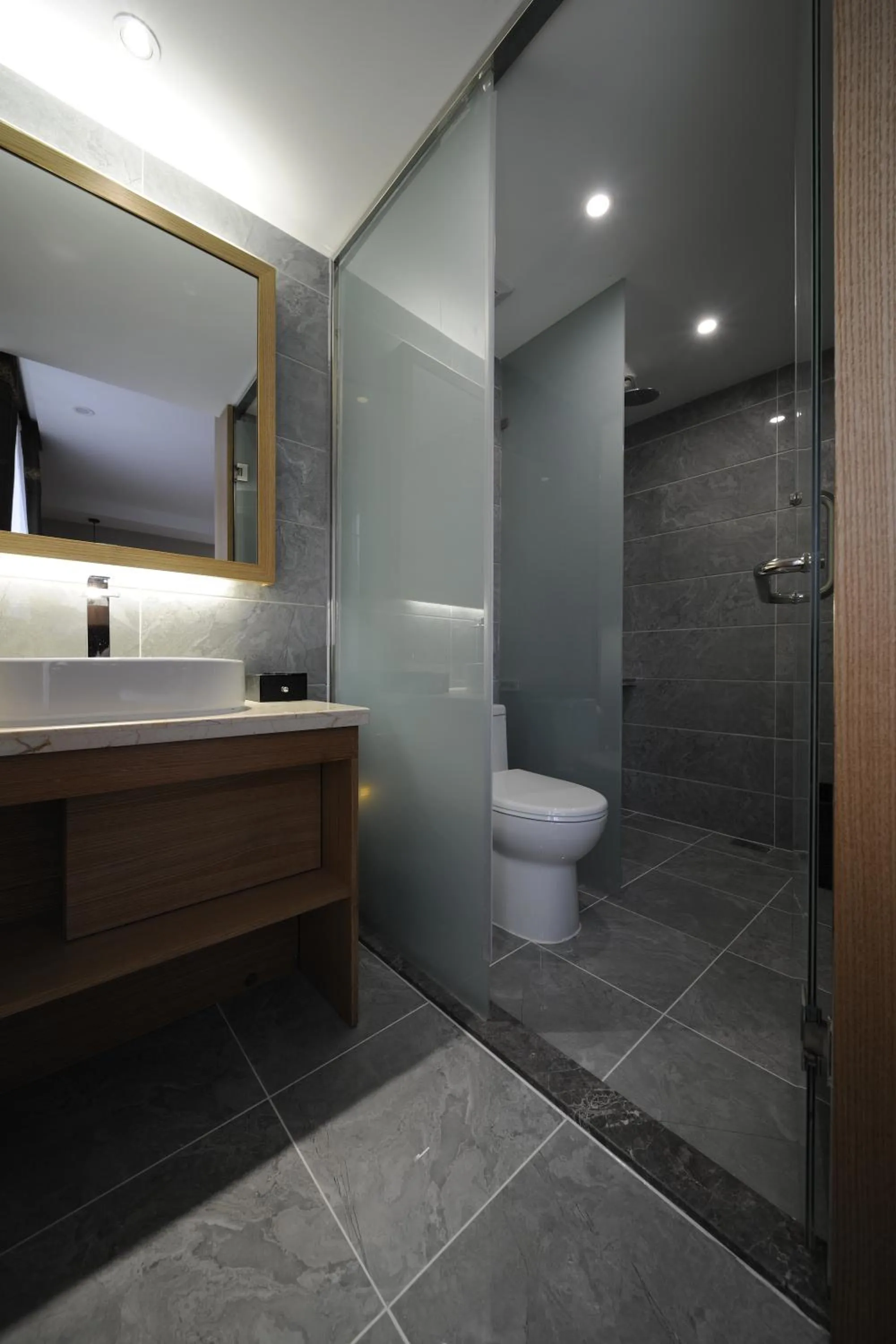 Toilet in Harbin Joy Boutique Hotel