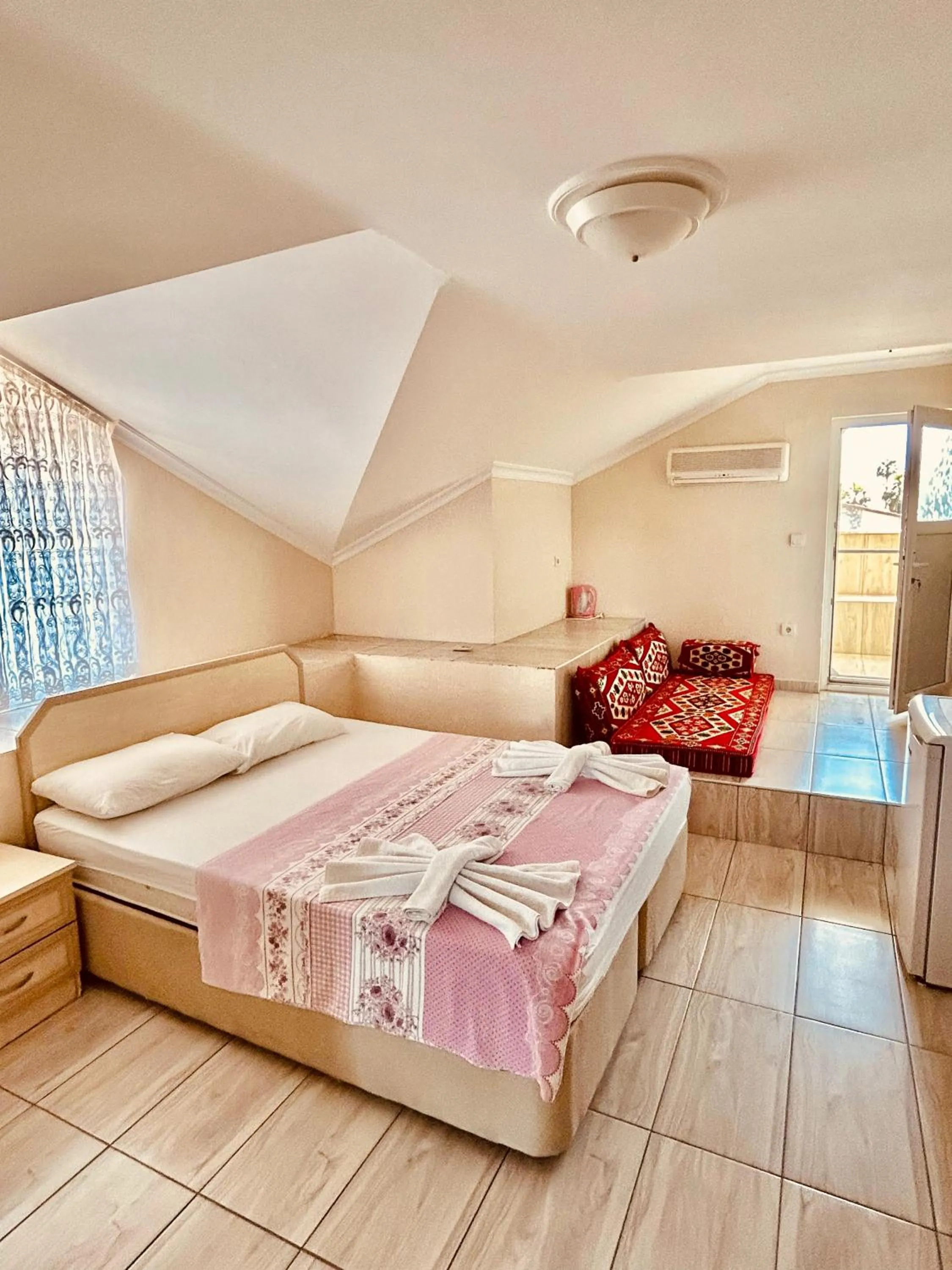 Photo of the whole room, Bed in Karaca Apart Hotel