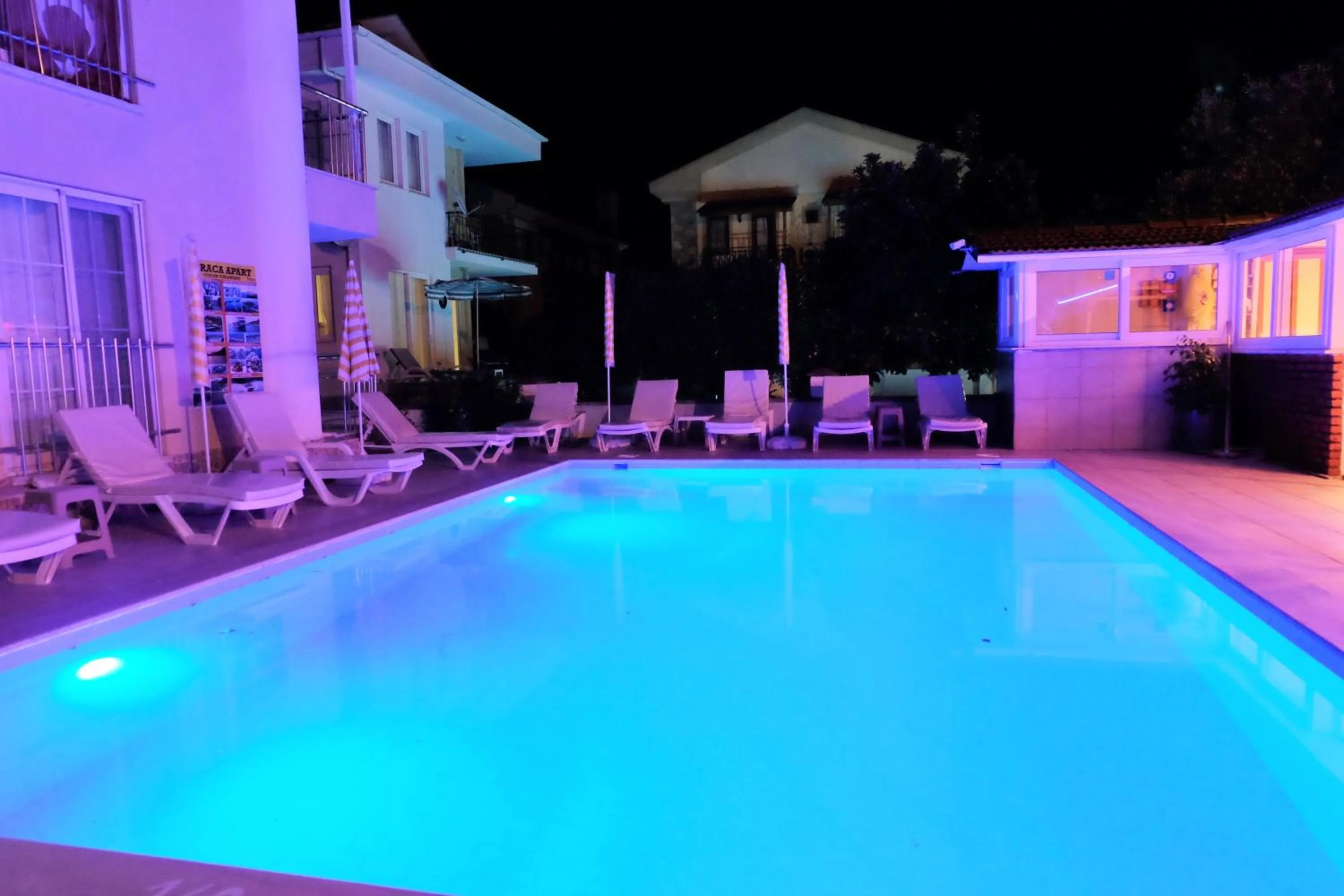 Swimming pool in Karaca Apart Hotel