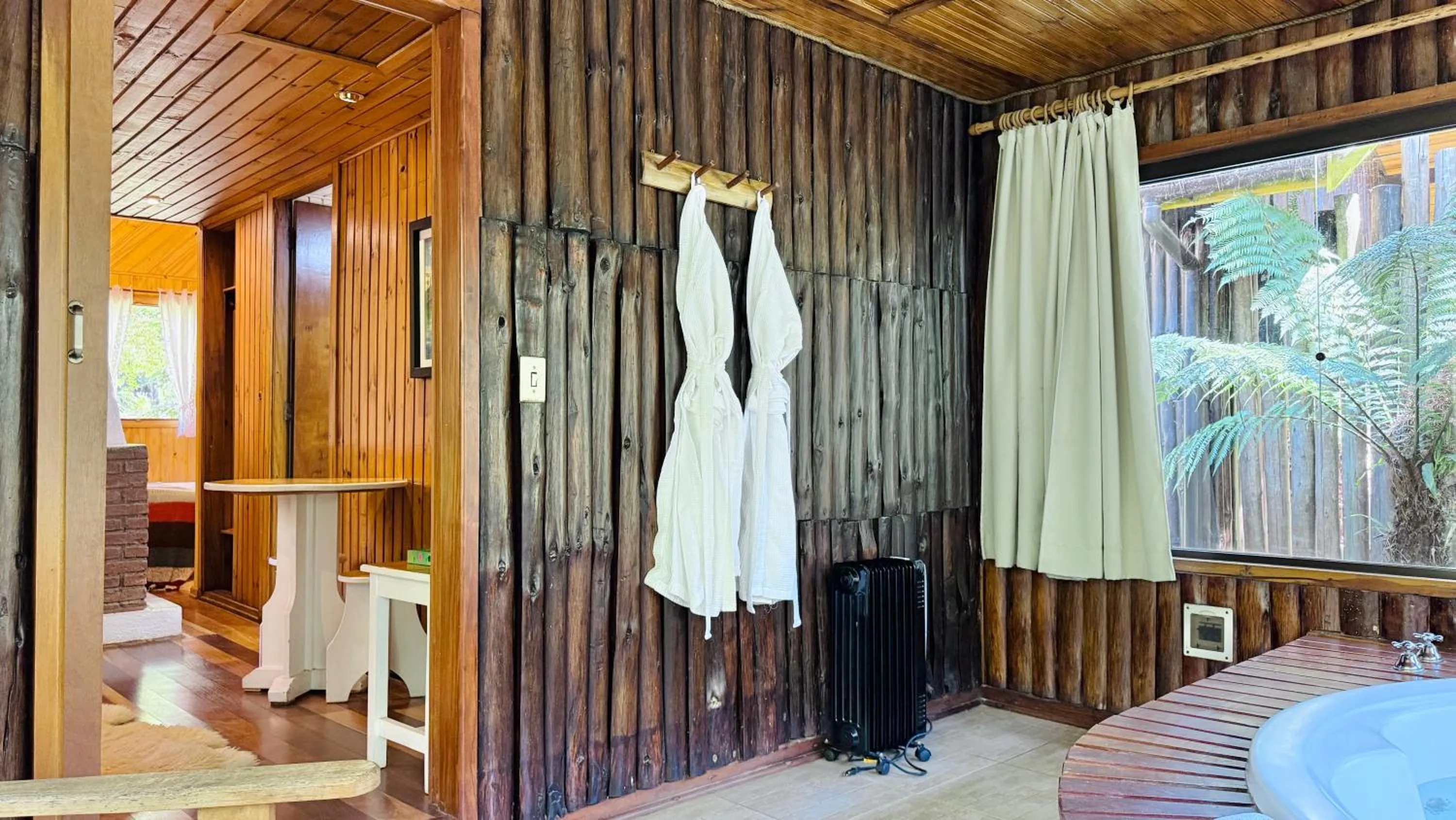 Photo of the whole room, Bed in Pousada Villa D'Amore