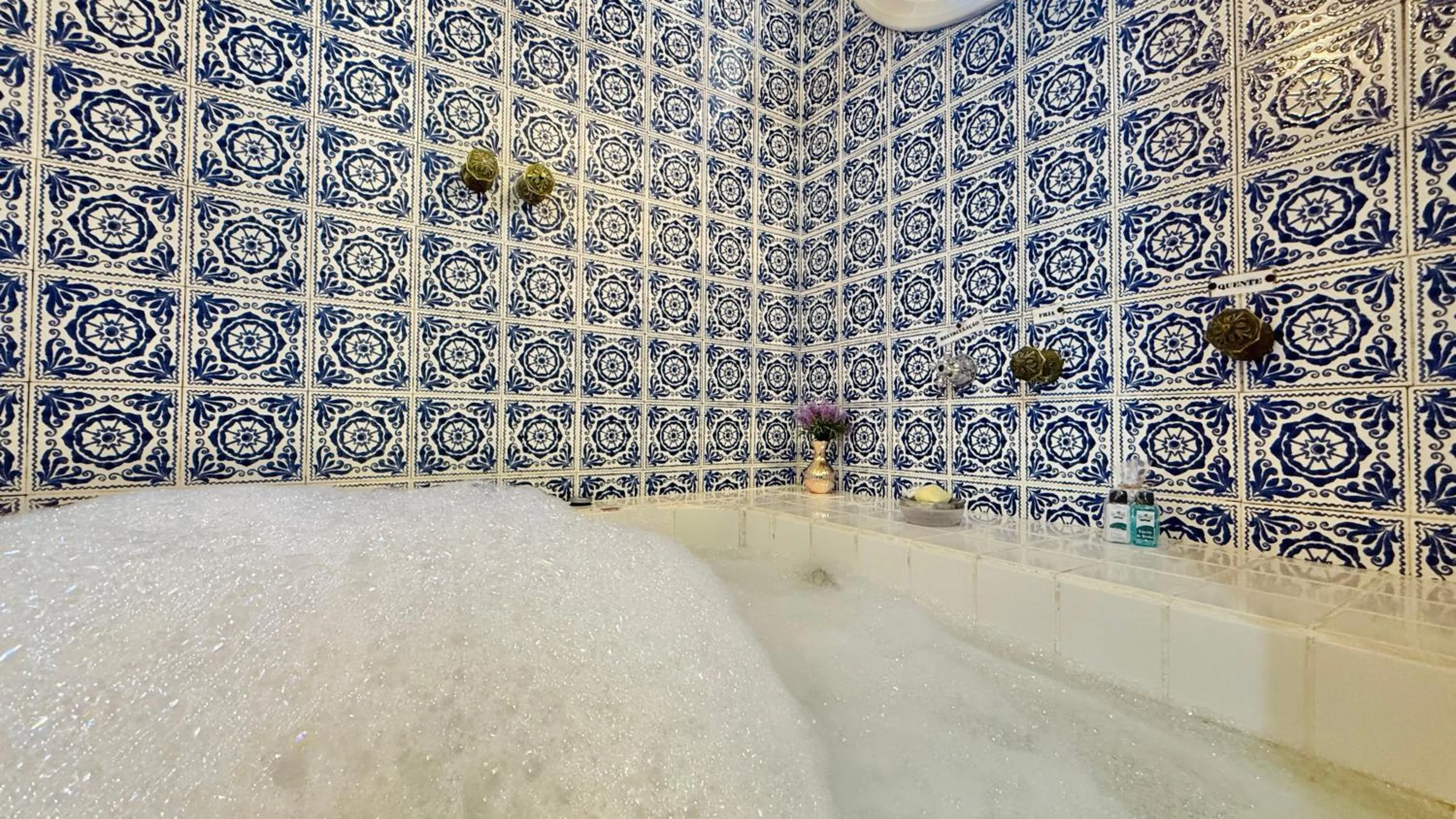 Hot Tub in Pousada Villa D'Amore