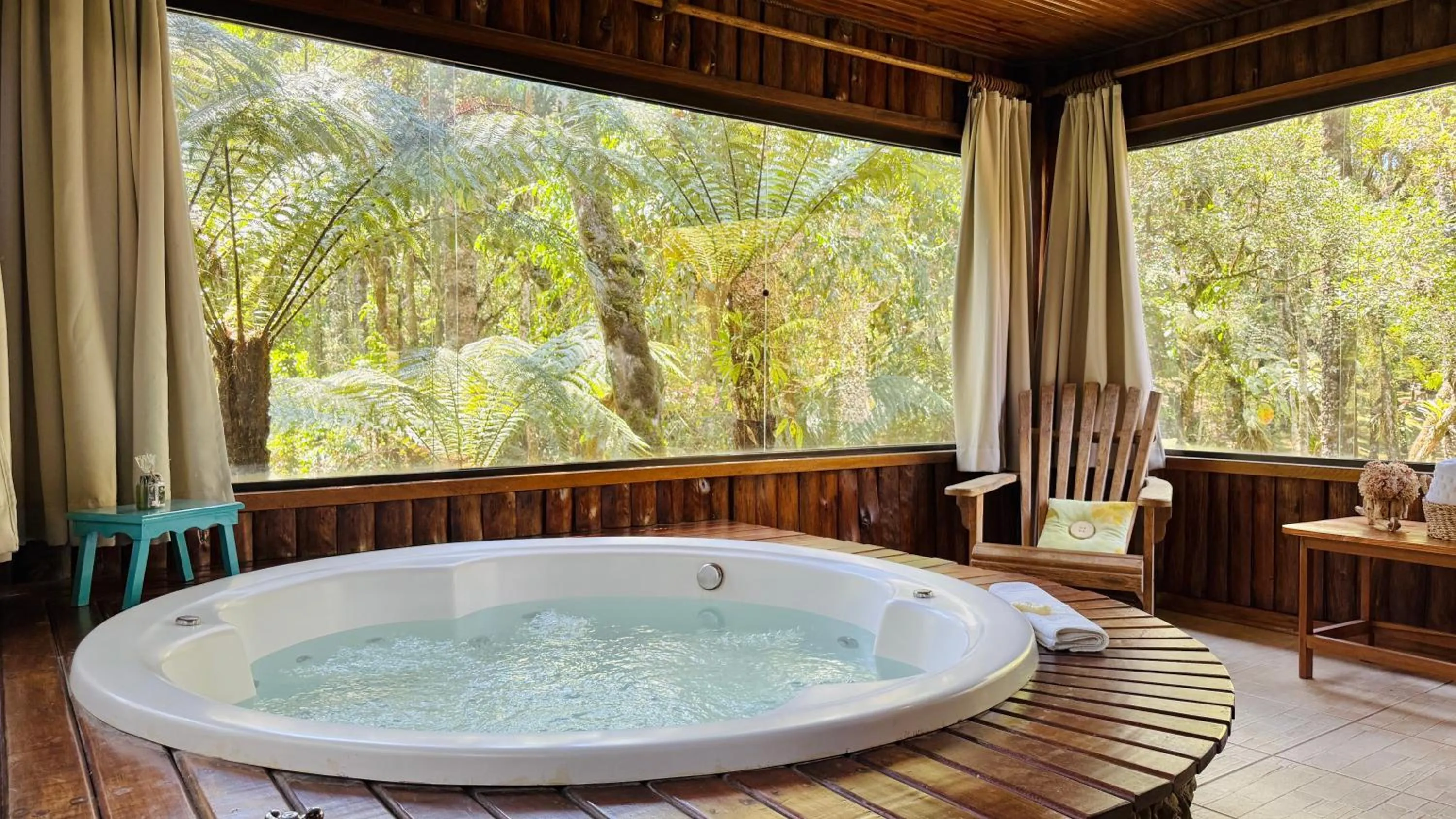 Hot Tub in Pousada Villa D'Amore