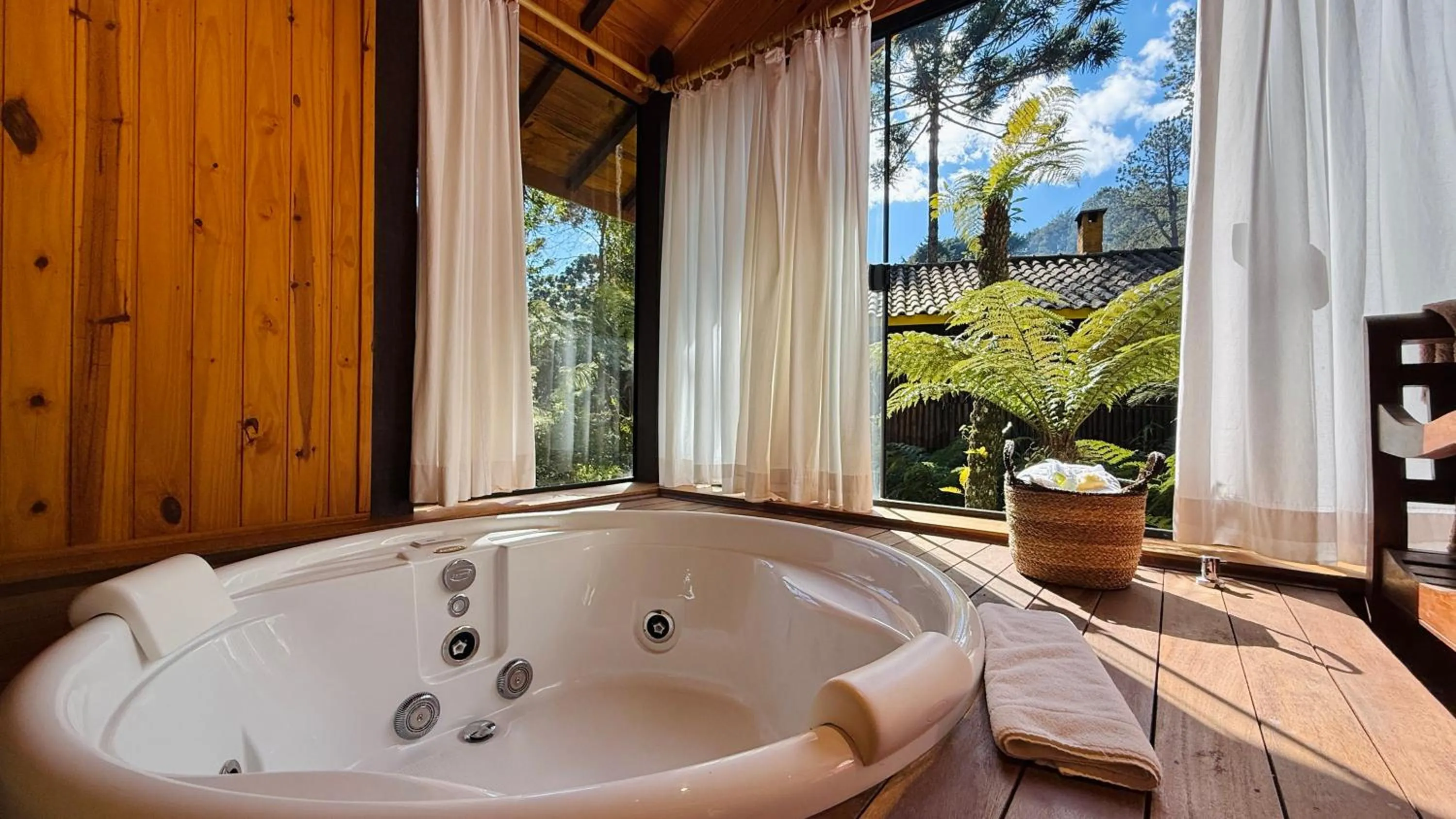 Hot Tub in Pousada Villa D'Amore