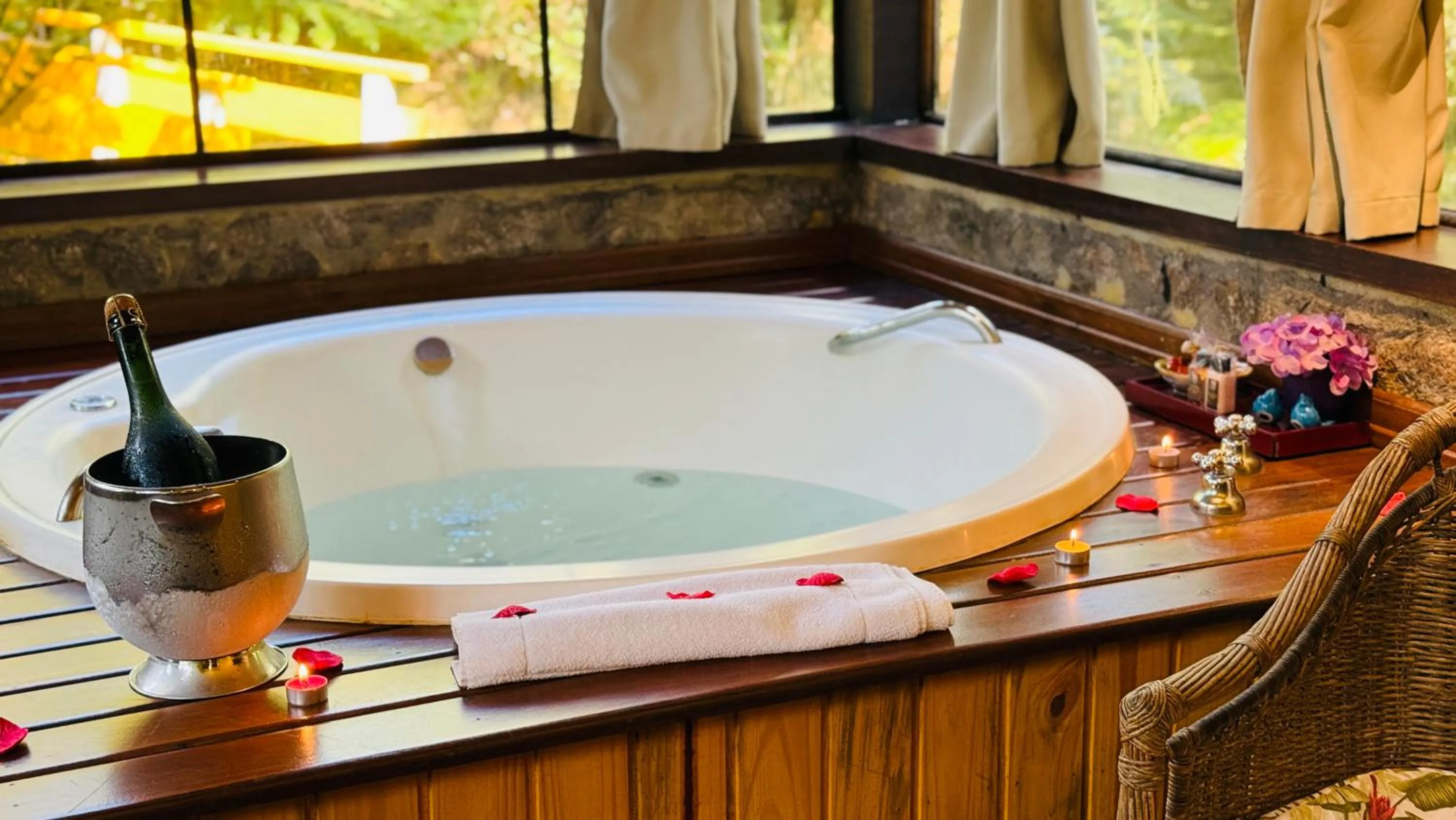 Hot Tub in Pousada Villa D'Amore