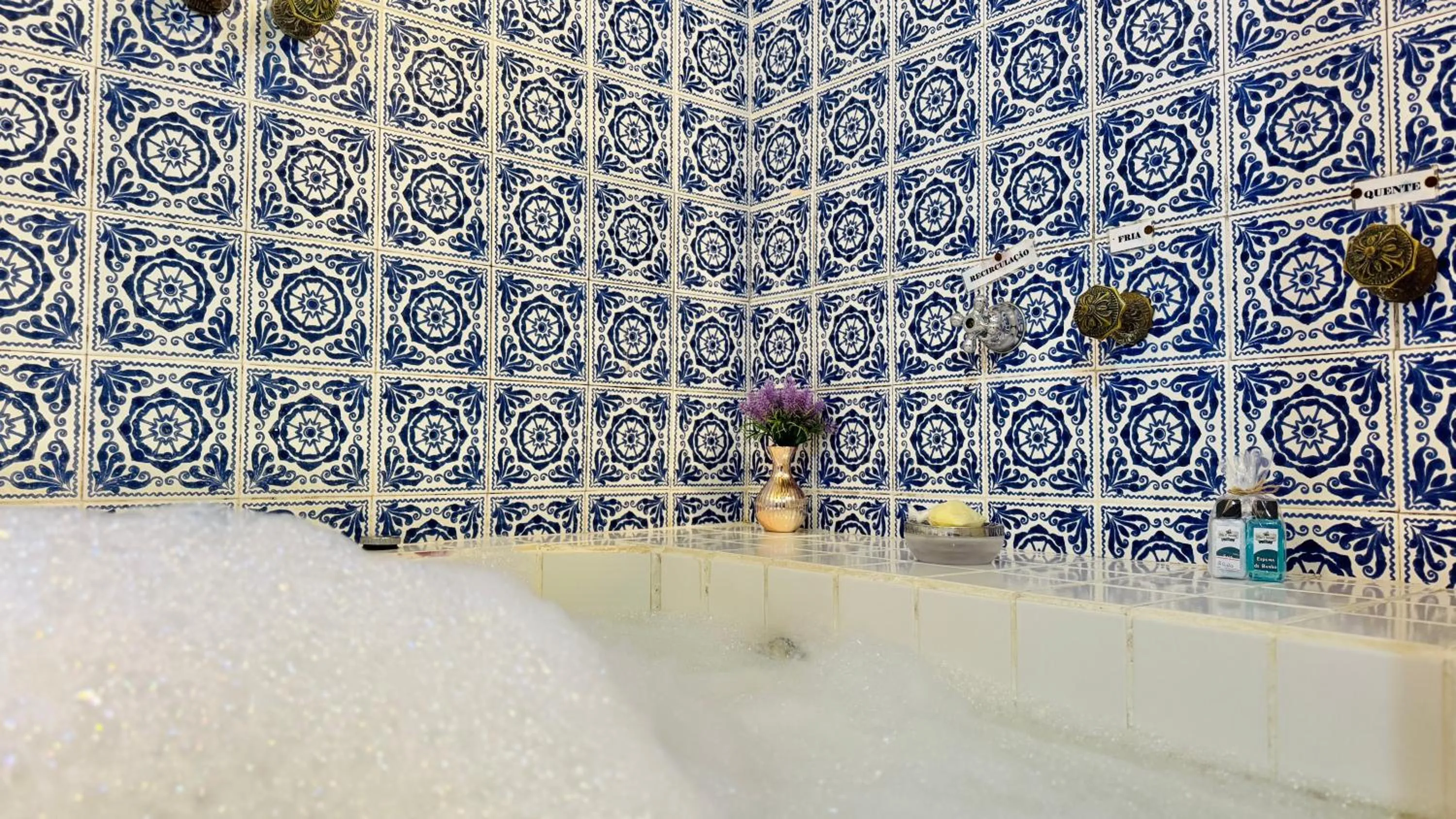 Hot Tub in Pousada Villa D'Amore