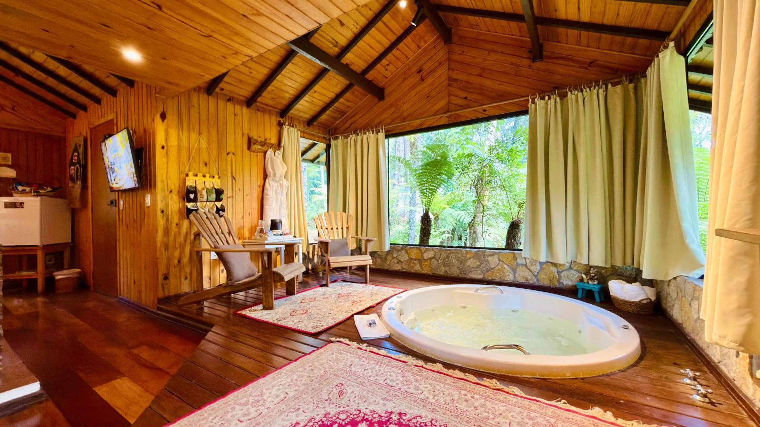 Hot Tub in Pousada Villa D'Amore