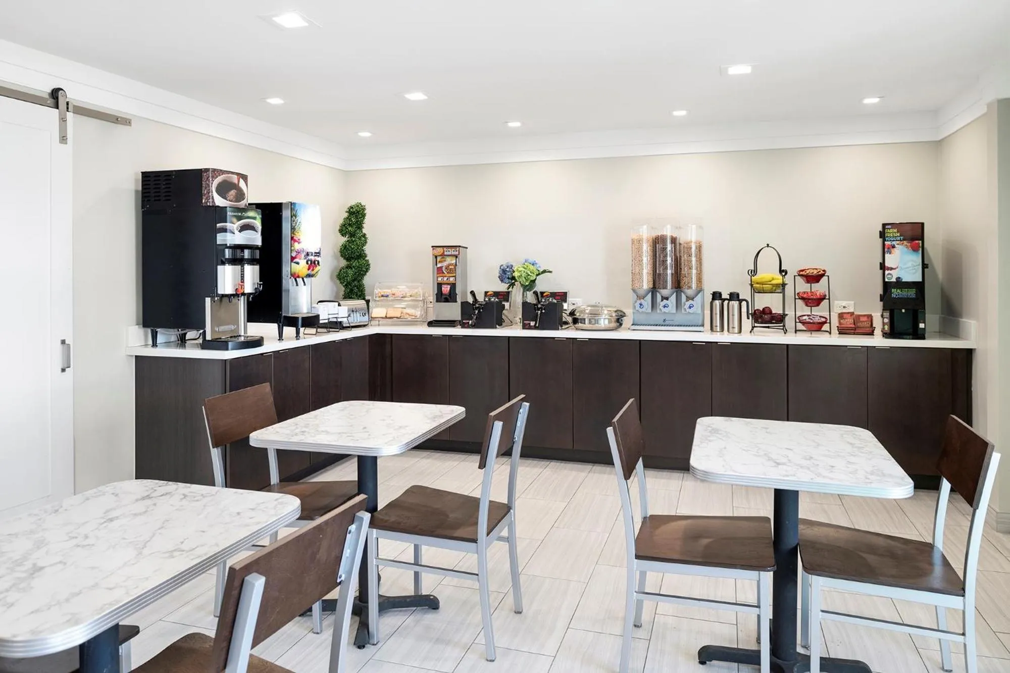 Coffee/tea facilities in SureStay Hotel by Best Western San Diego Pacific Beach