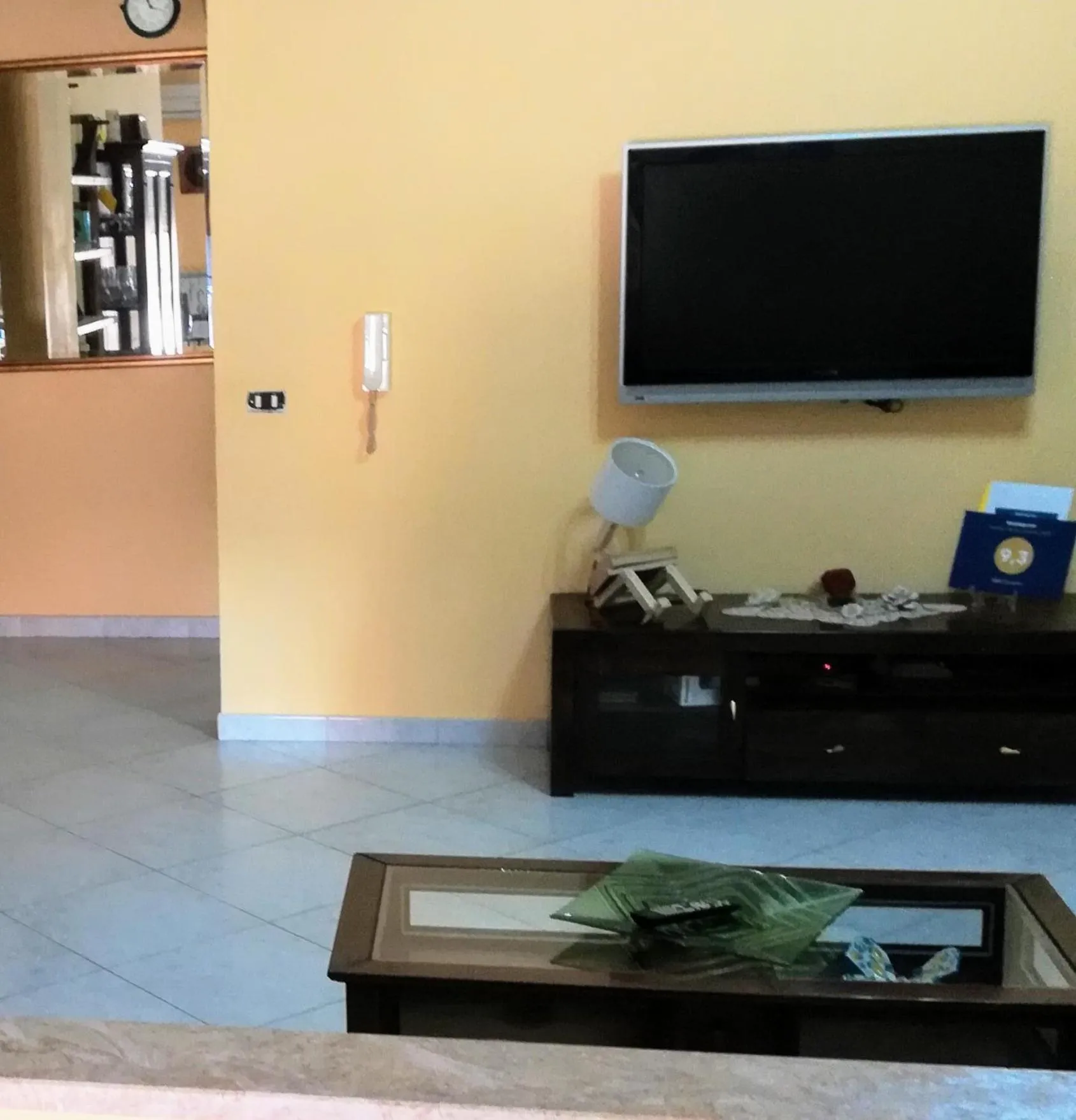 Communal lounge/ TV room in B&B Serenità