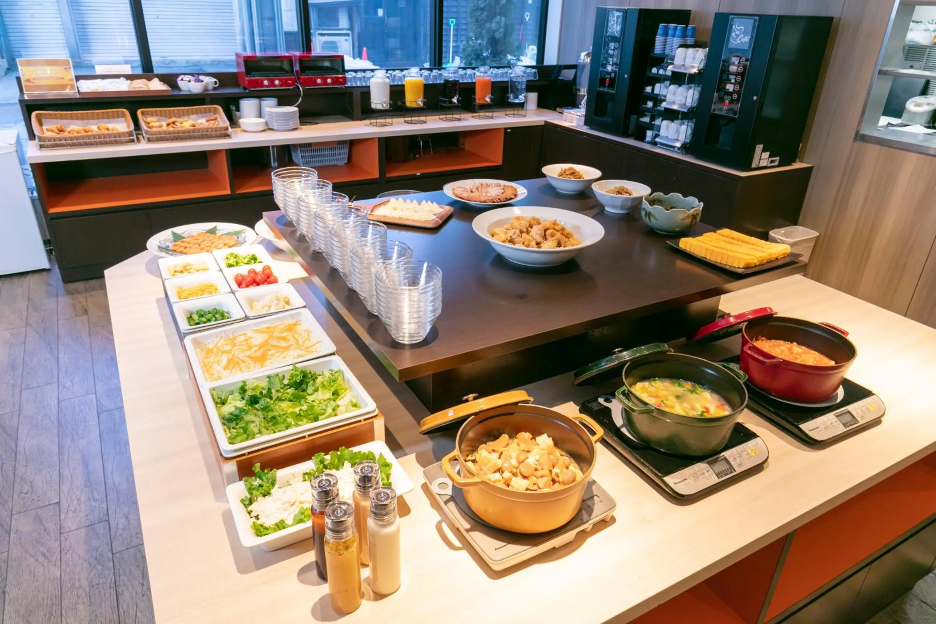 Food and drinks in Smile Hotel Premium Sapporo Susukino