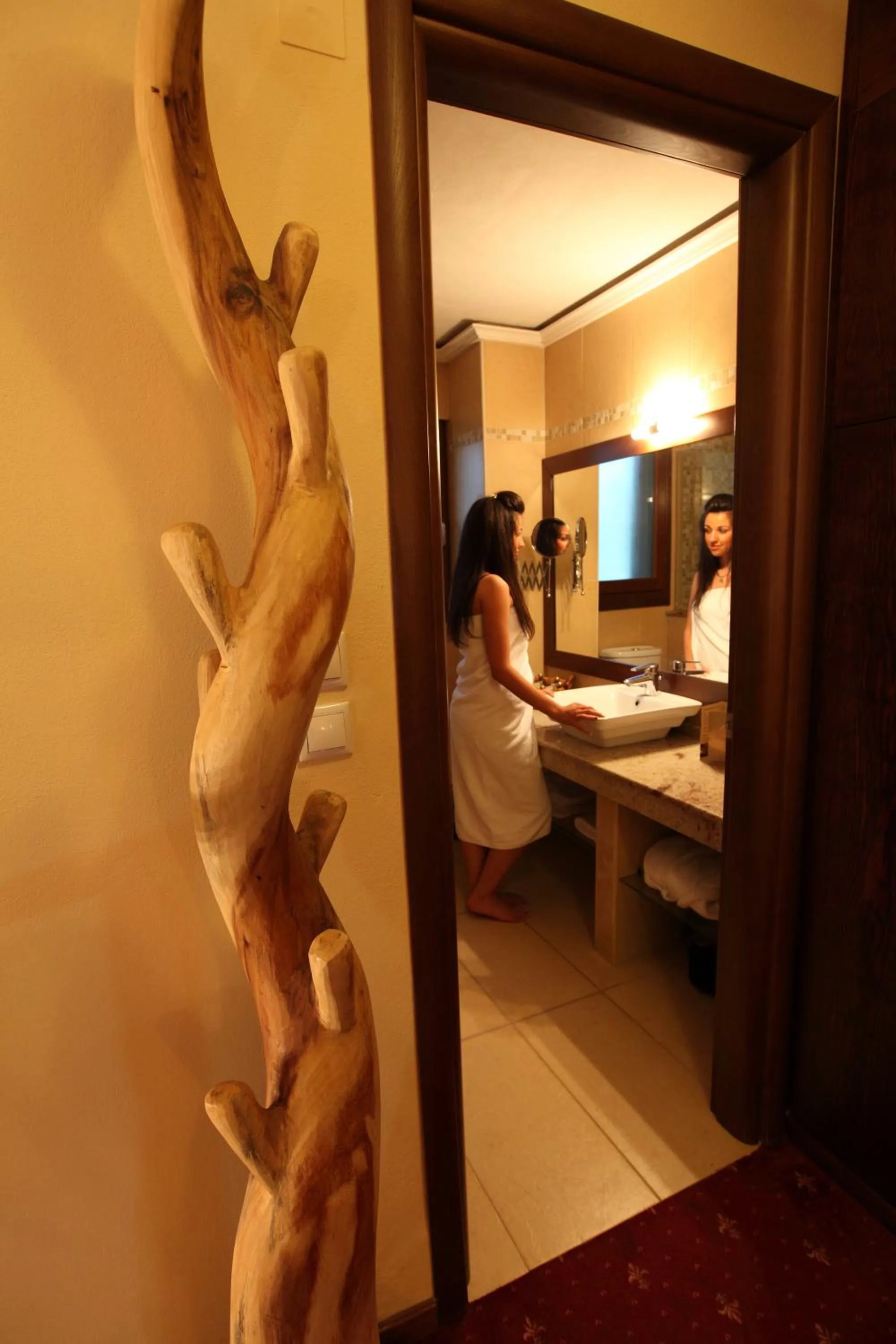 Shower, Bed in Nevros Hotel Resort and Spa Limni Plastira