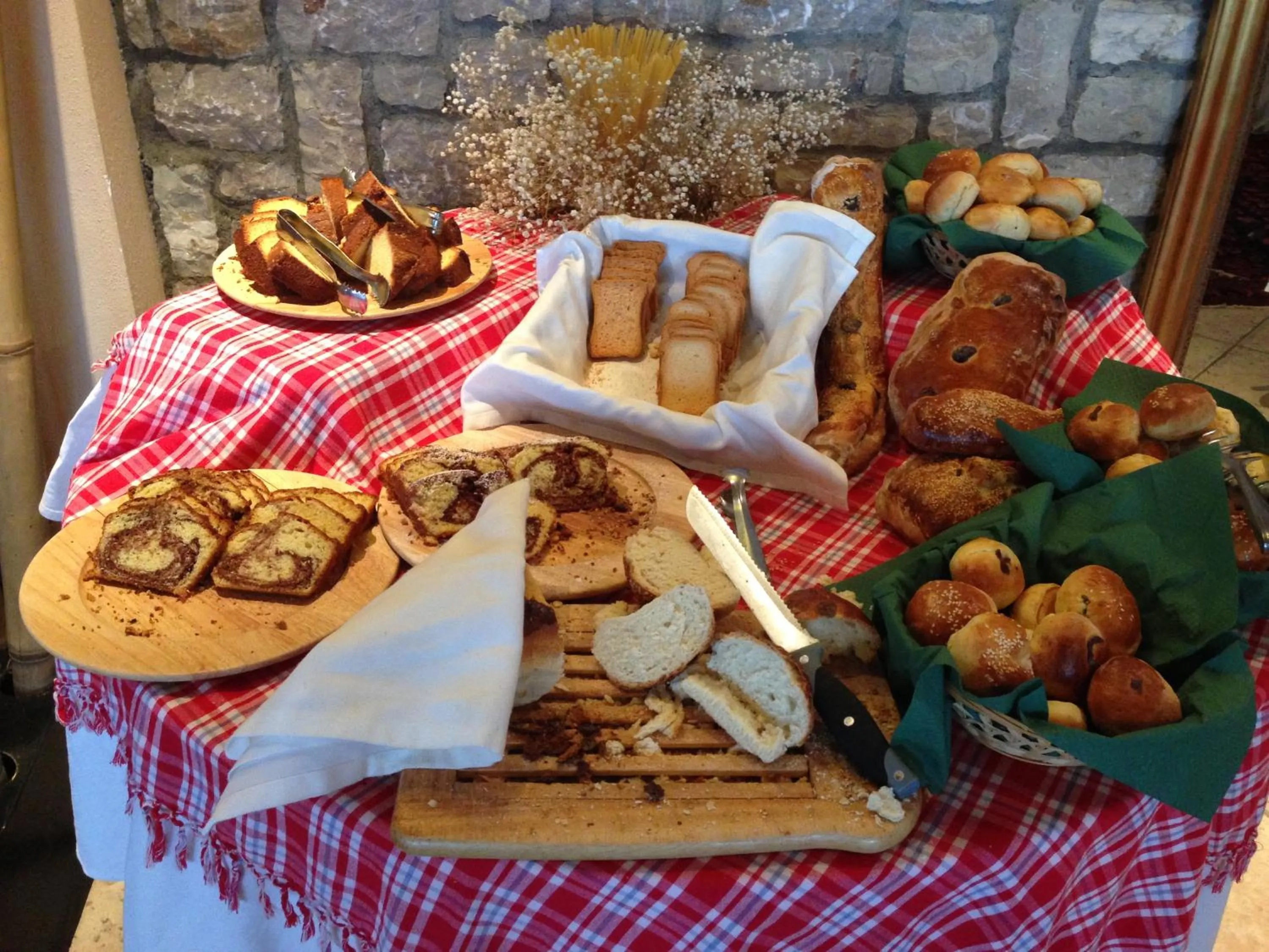 Restaurant/places to eat in Nevros Hotel Resort and Spa Limni Plastira