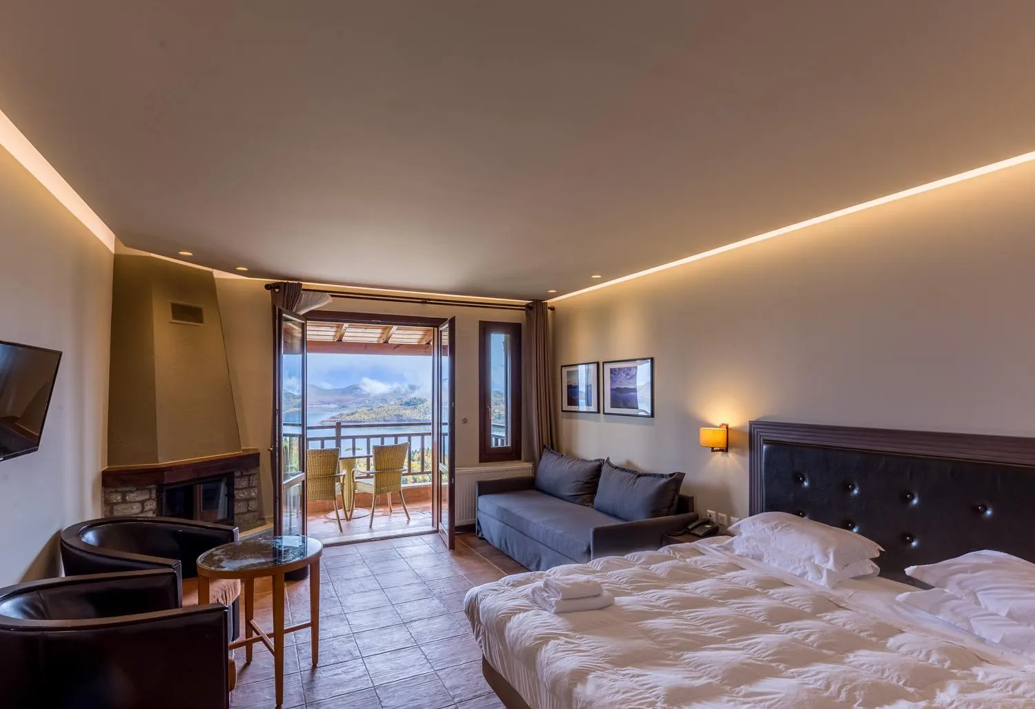 TV and multimedia, Bed in Nevros Hotel Resort and Spa Limni Plastira