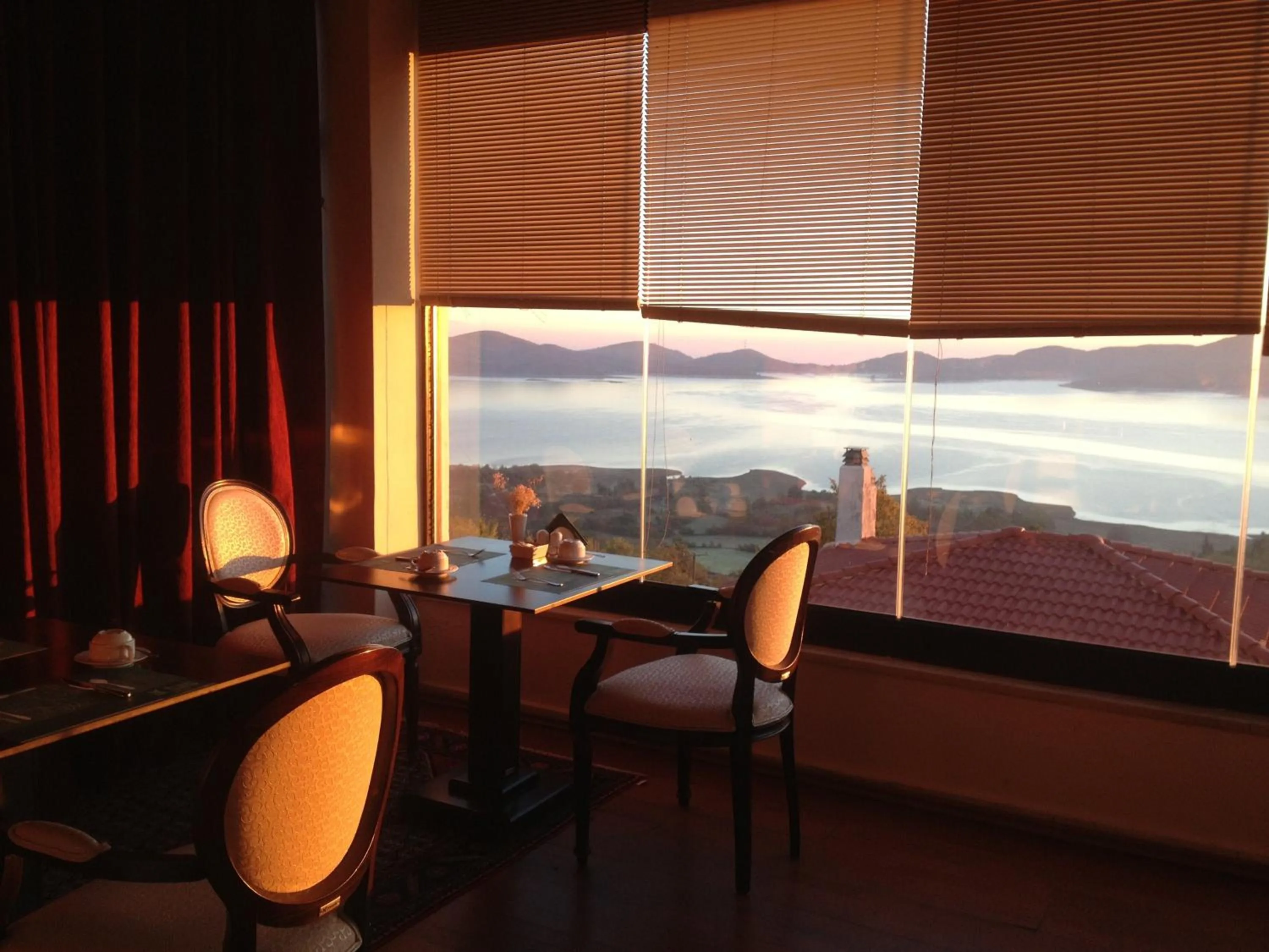 Restaurant/places to eat in Nevros Hotel Resort and Spa Limni Plastira