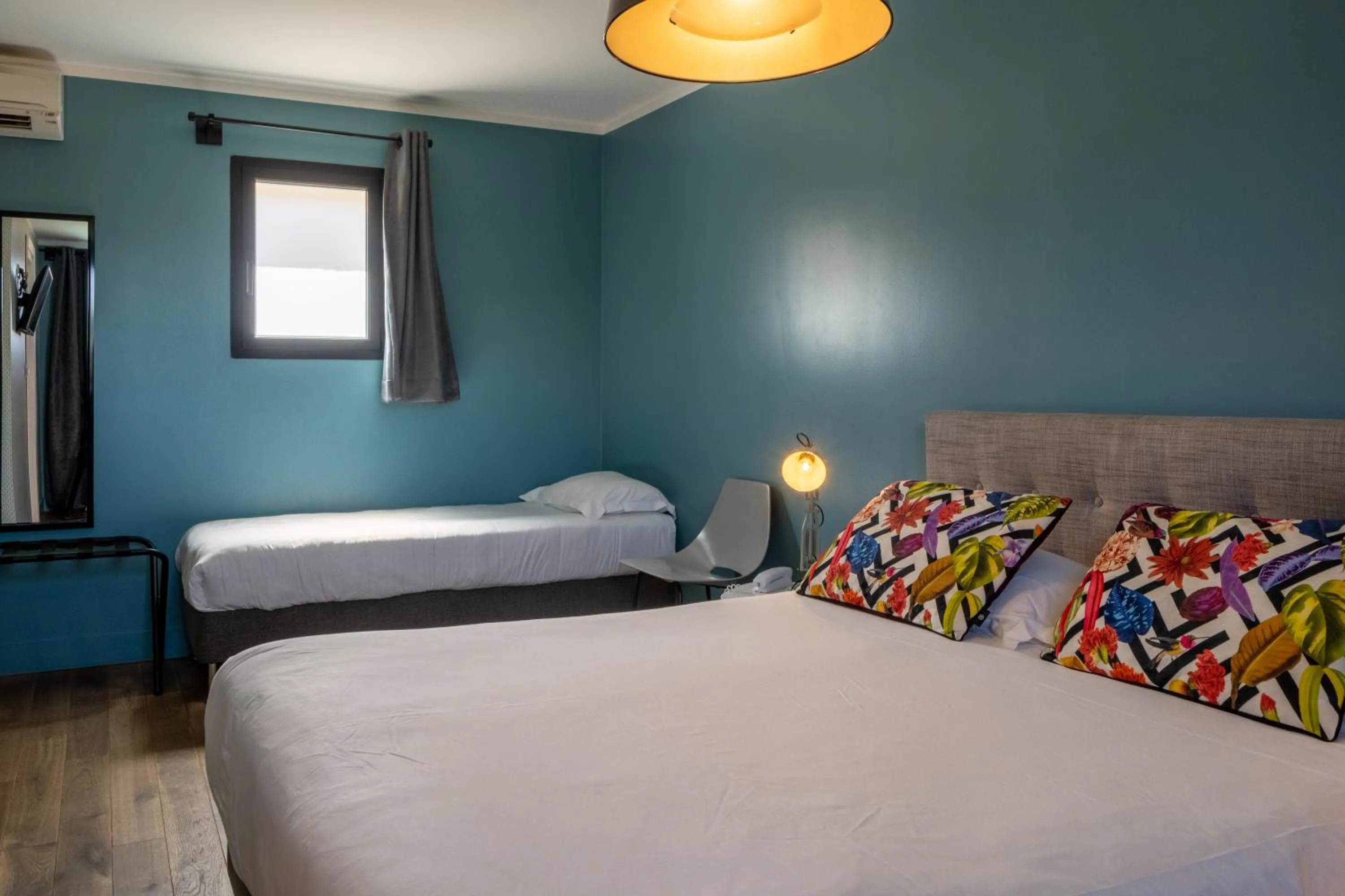 Bedroom, Bed in Rossi Hôtel