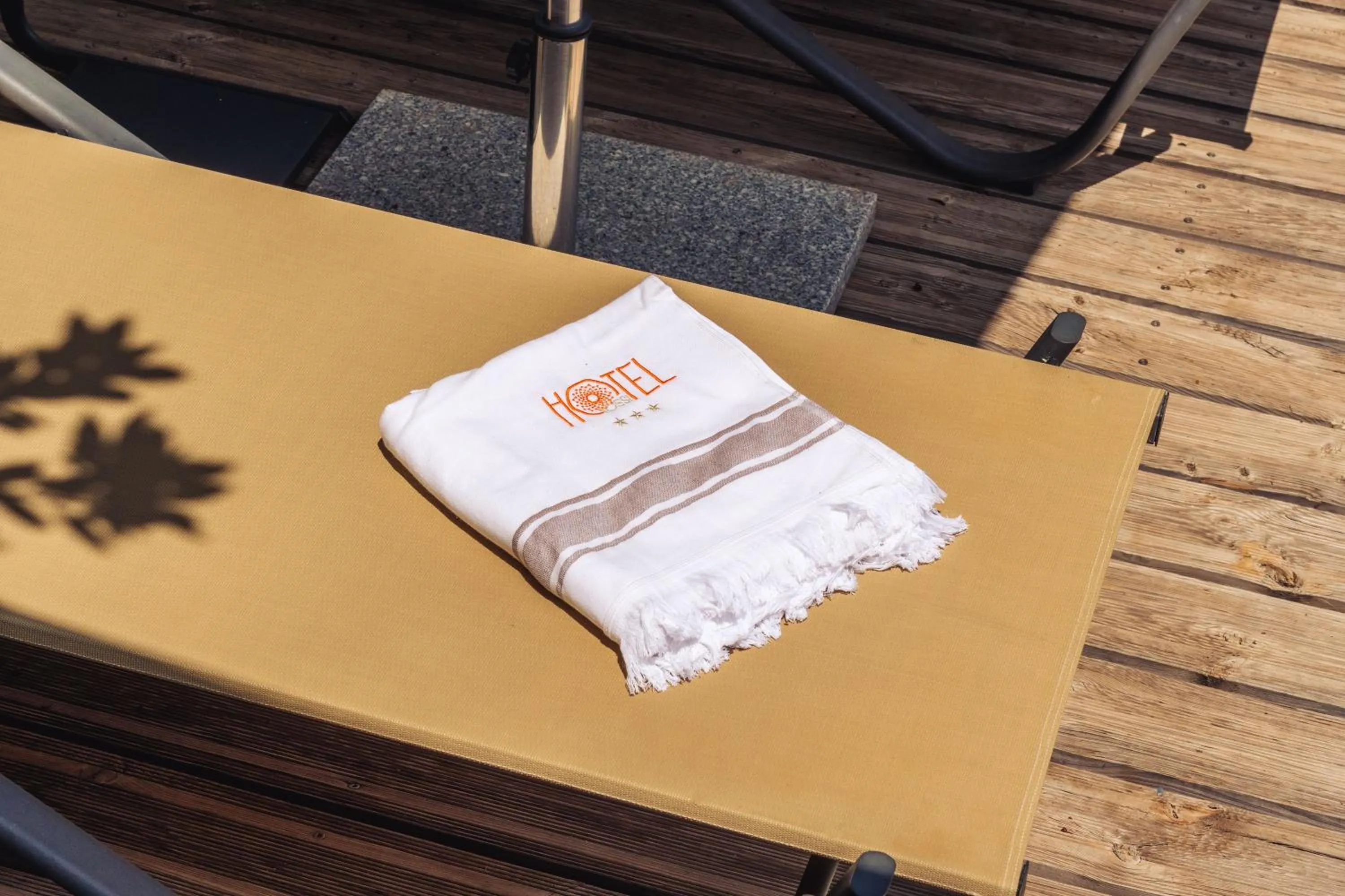 Swimming pool in Rossi Hôtel