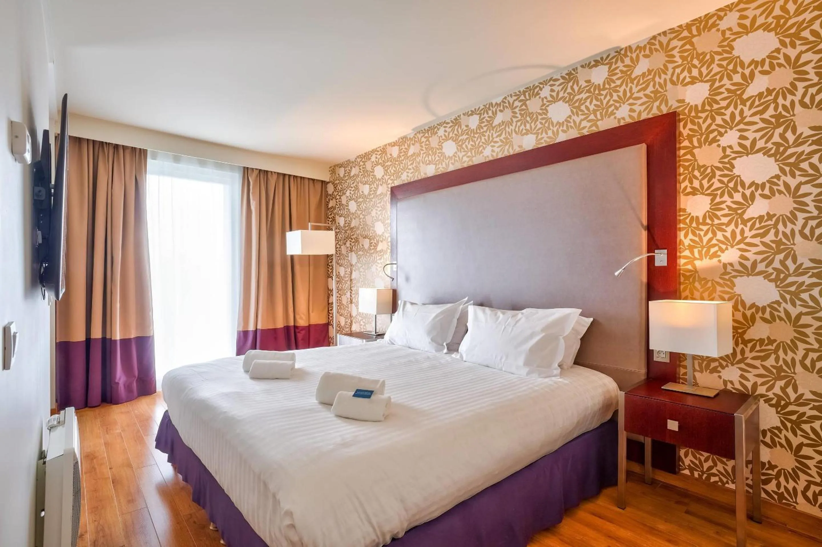 Bedroom, Bed in Clarion Paris CDG Airport