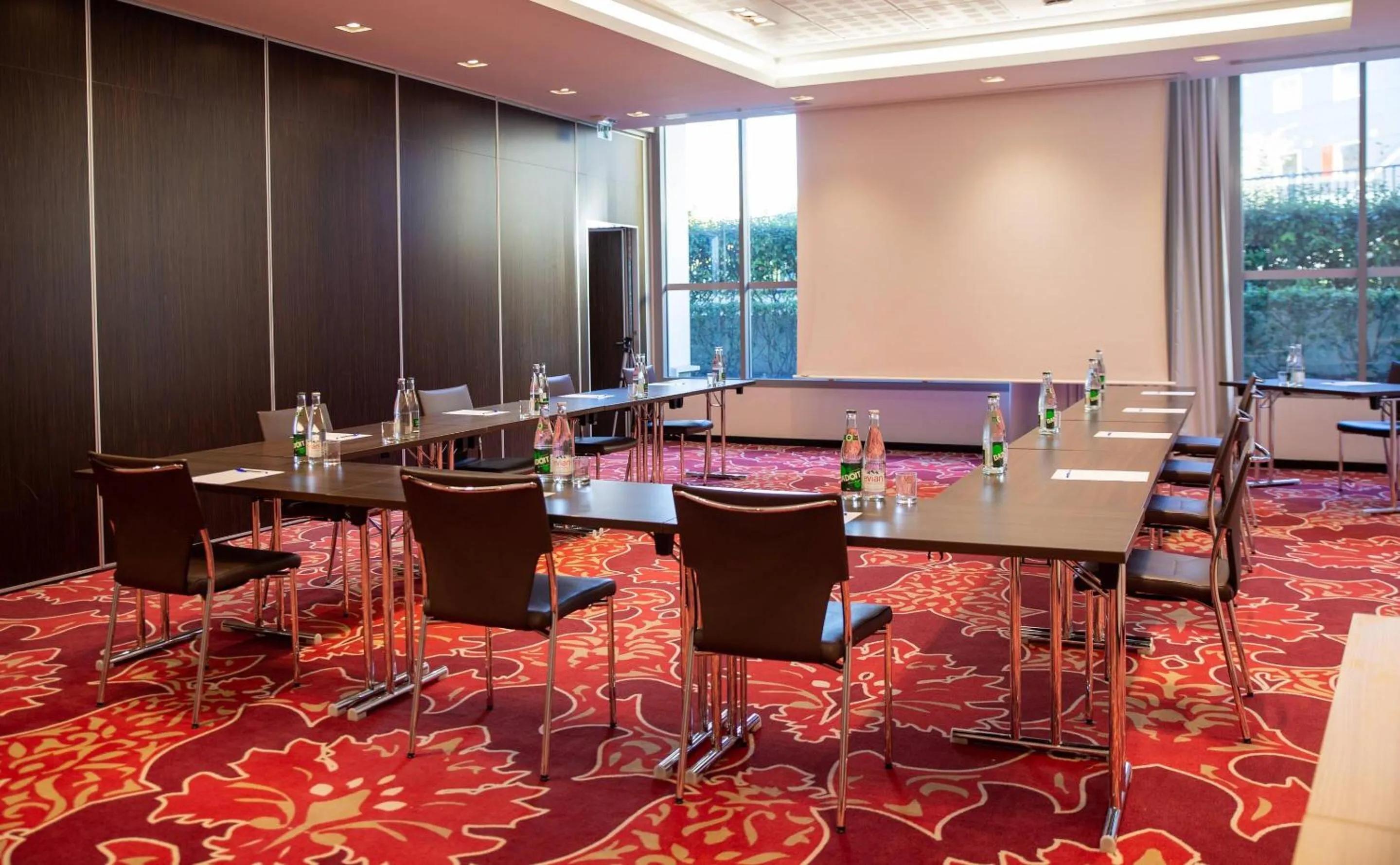 Meeting/conference room in Clarion Paris CDG Airport
