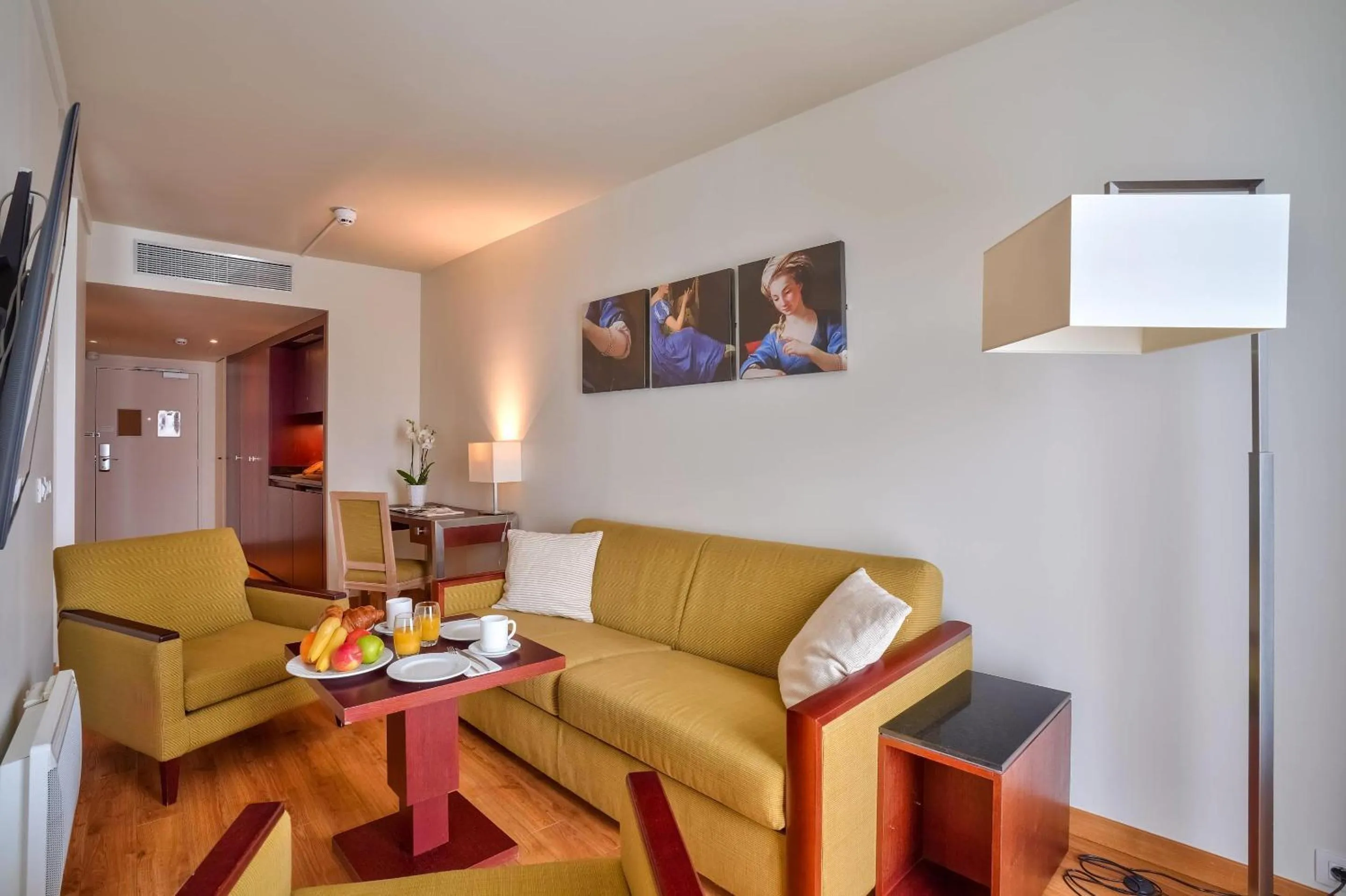 Bedroom in Clarion Paris CDG Airport