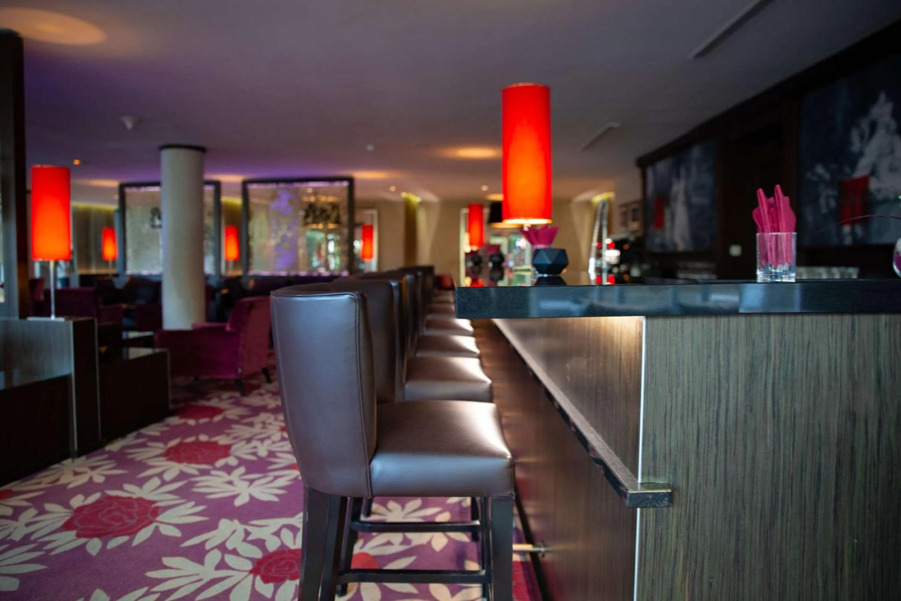 Restaurant/places to eat in Clarion Paris CDG Airport