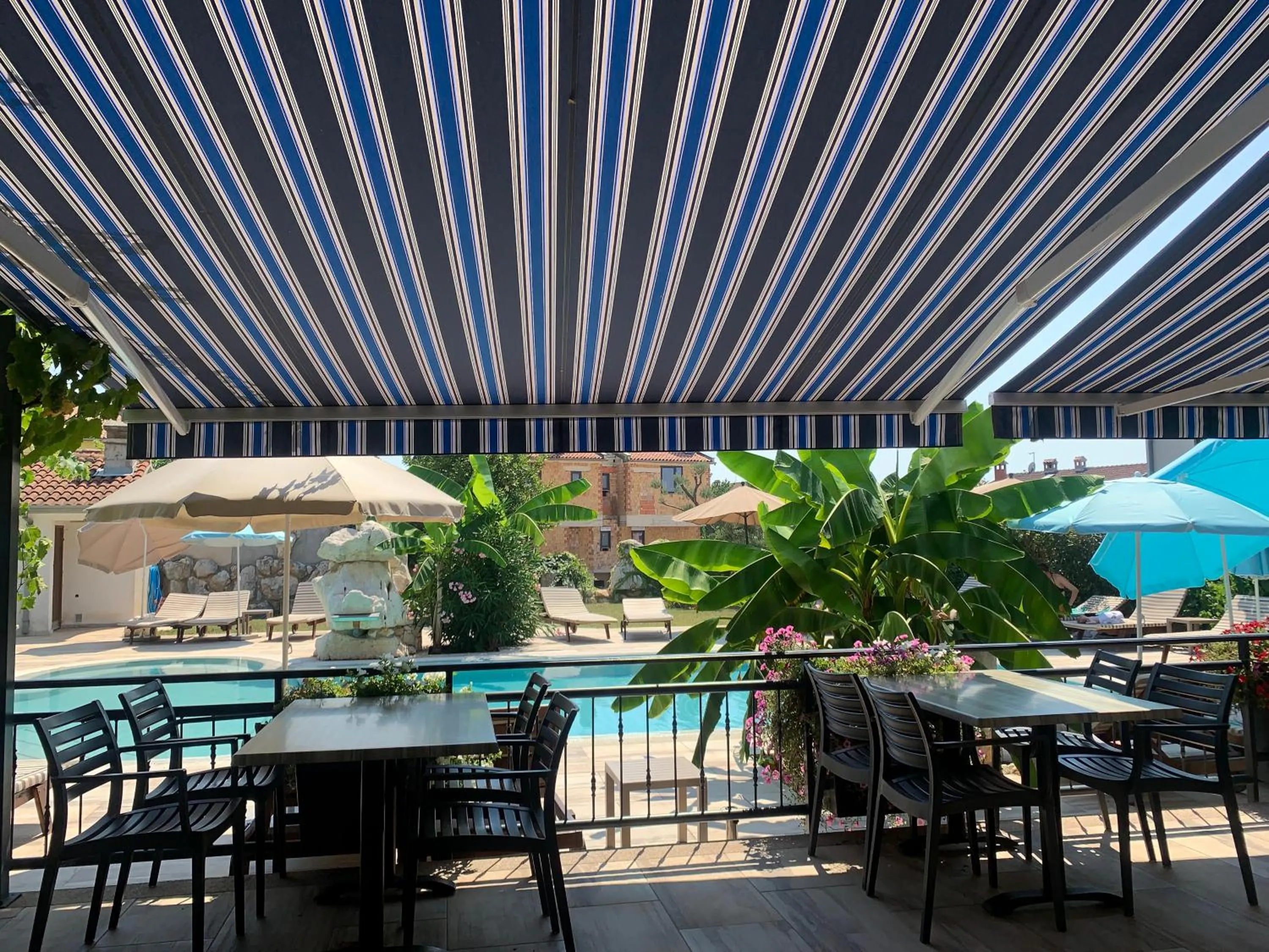 Pool view in Gargamelo Pension