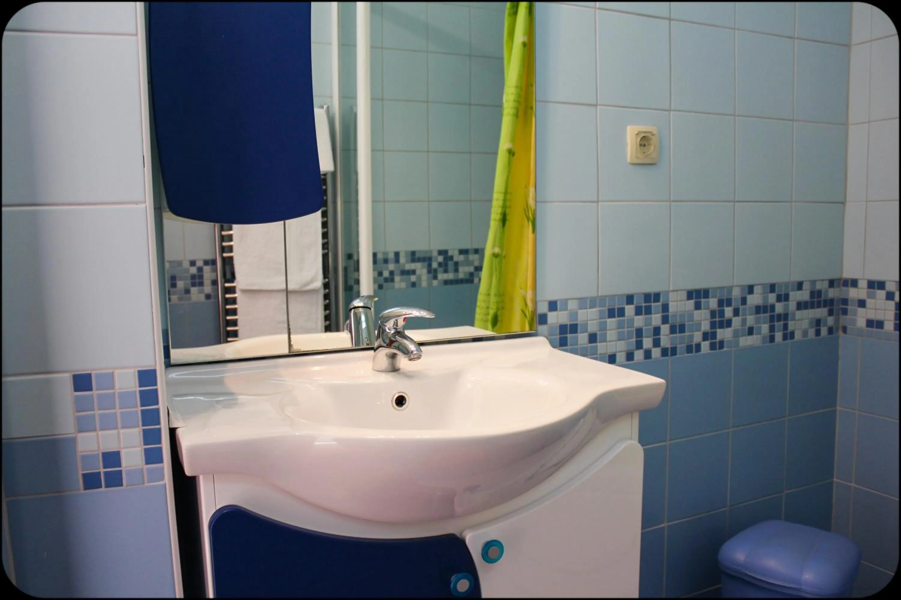 Bathroom in Gargamelo Pension