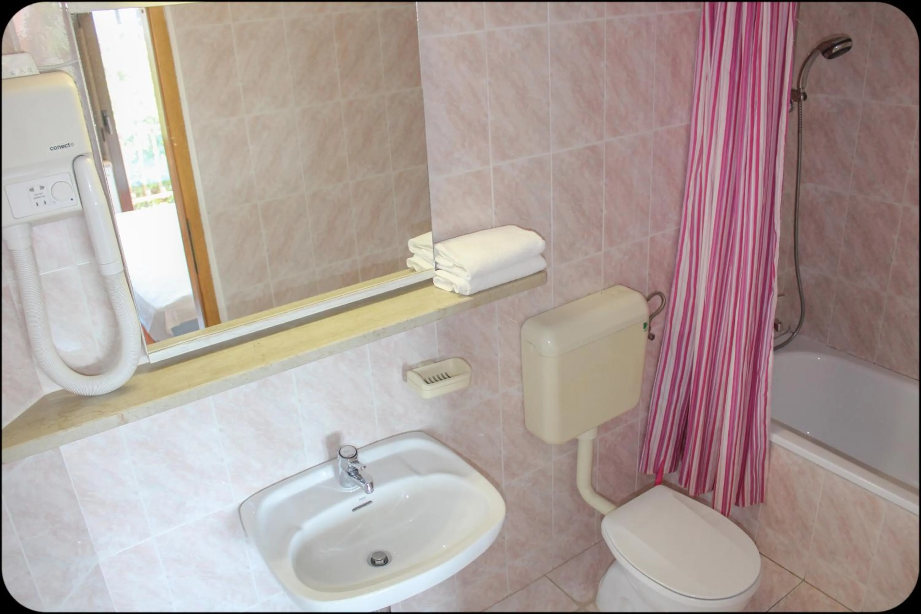 Bathroom in Gargamelo Pension
