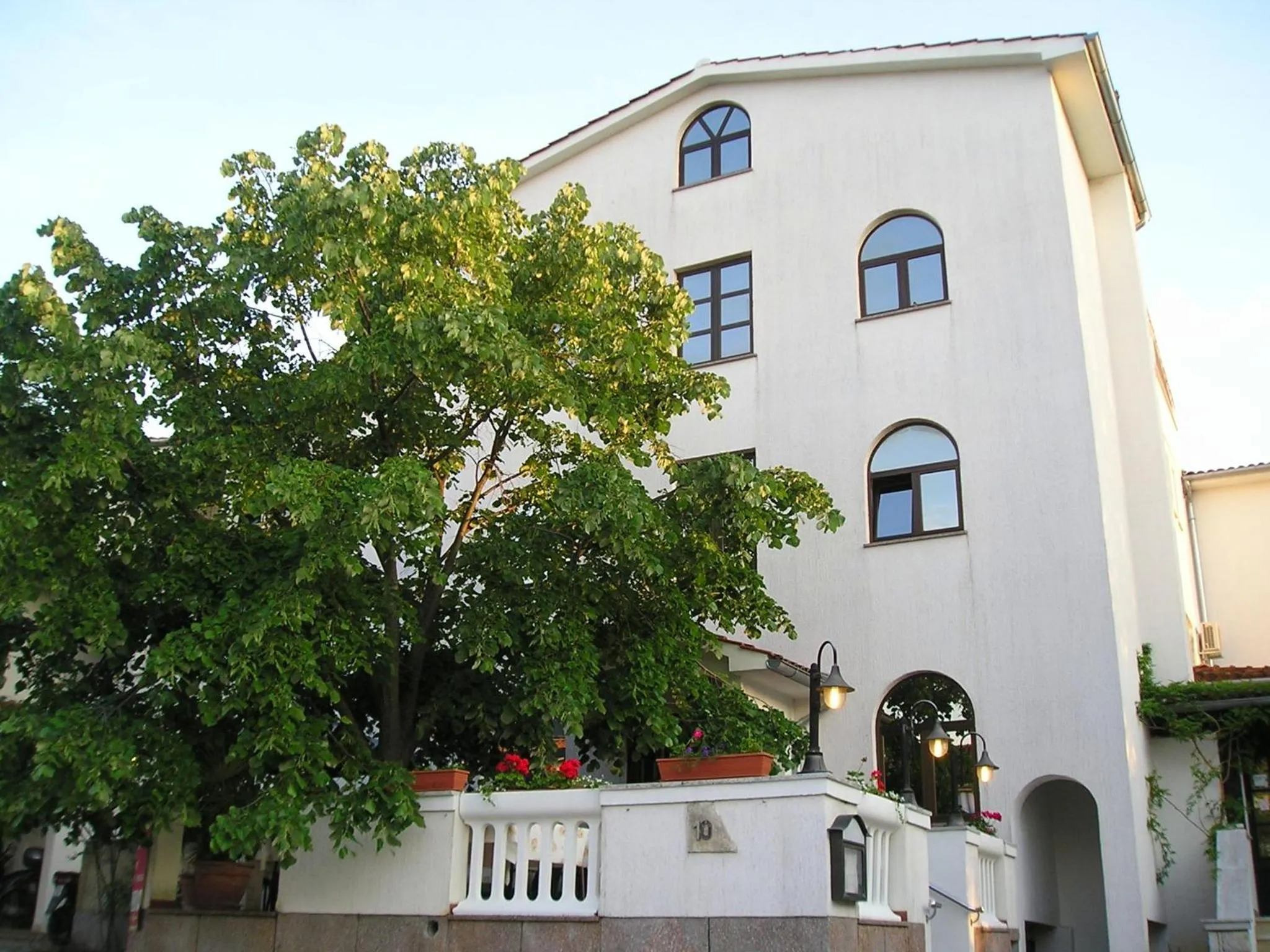 Facade/entrance in Gargamelo Pension