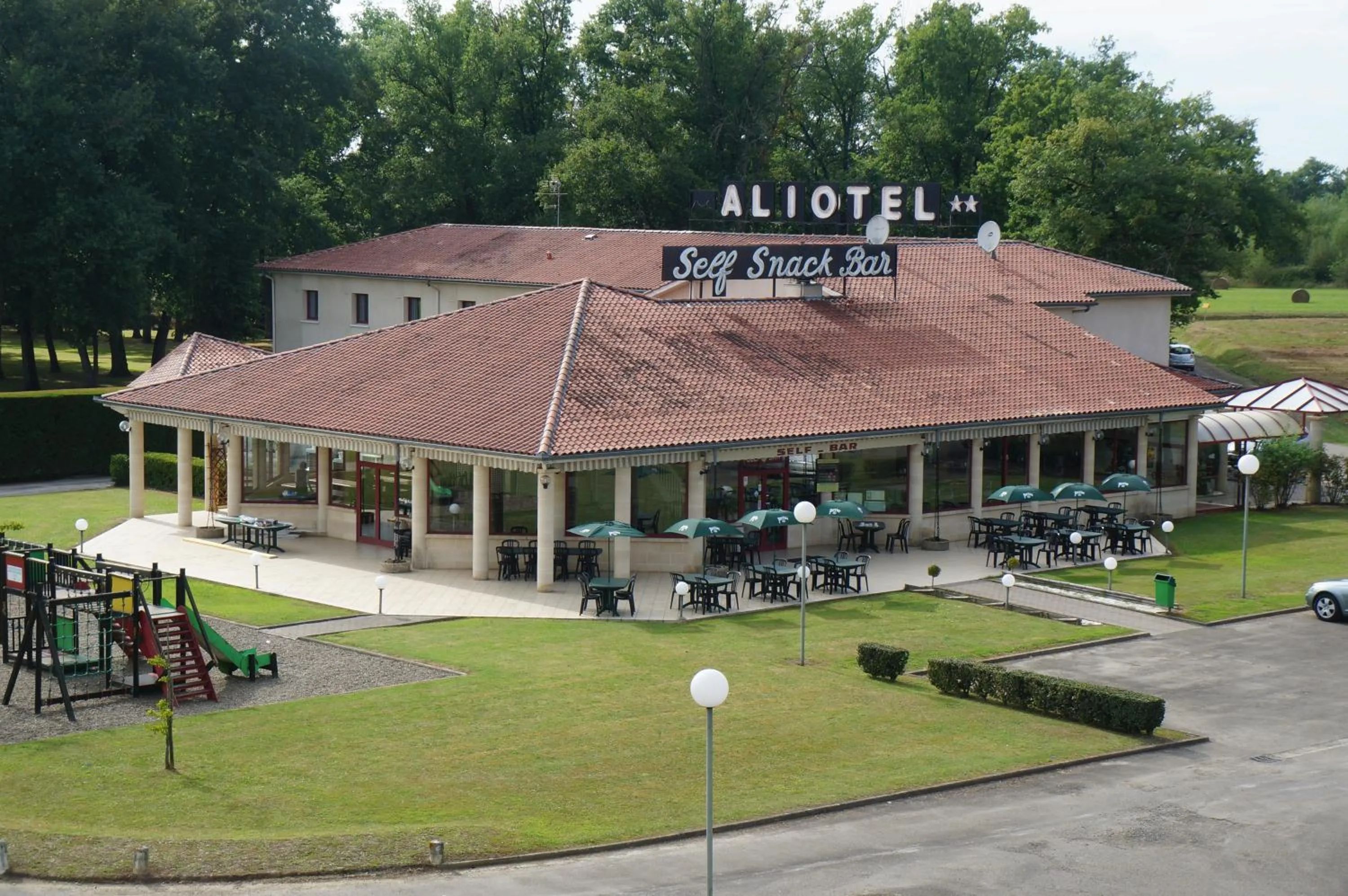 Facade/entrance in Aliotel