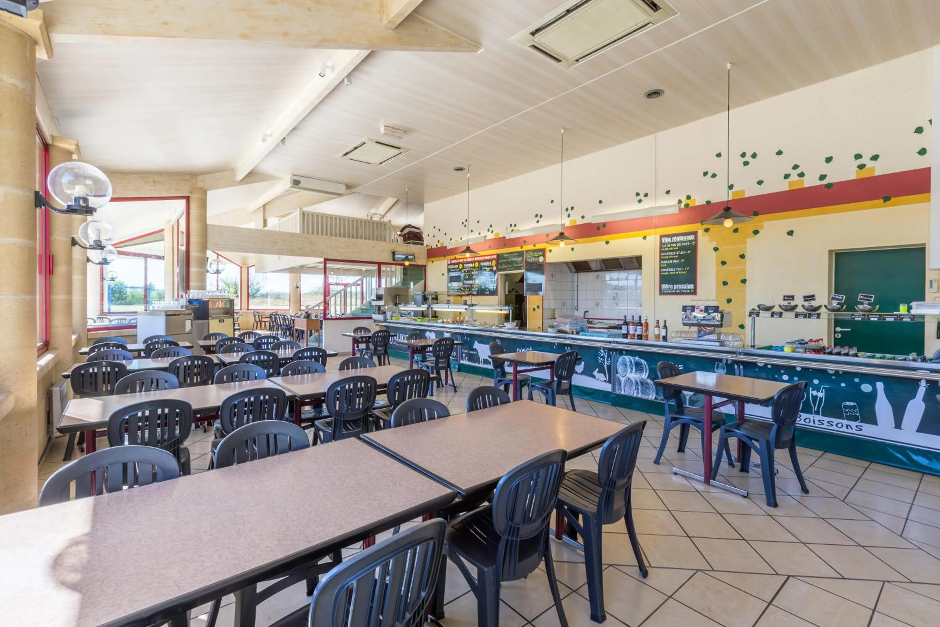 Restaurant/places to eat in Aliotel