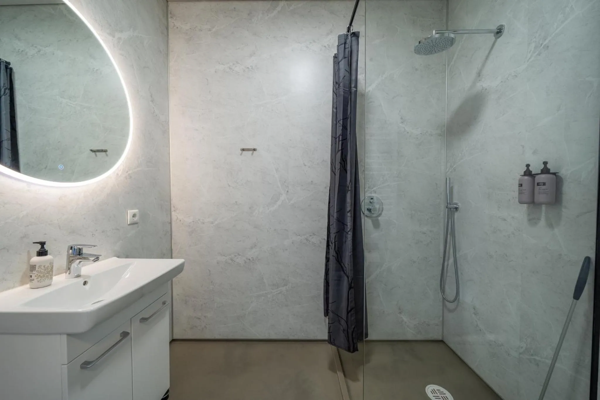 Bathroom in Dis Cottages