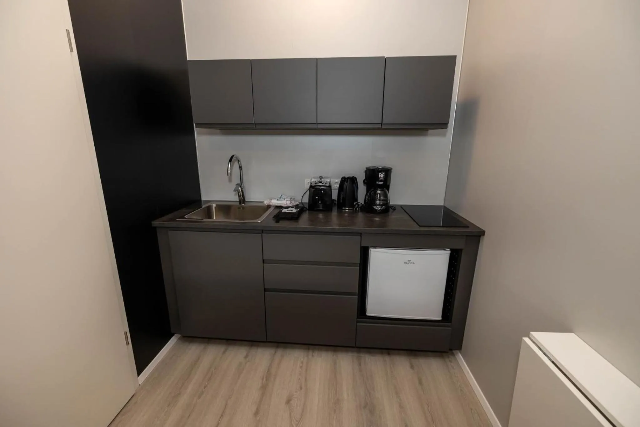 Coffee/tea facilities in Dis Cottages