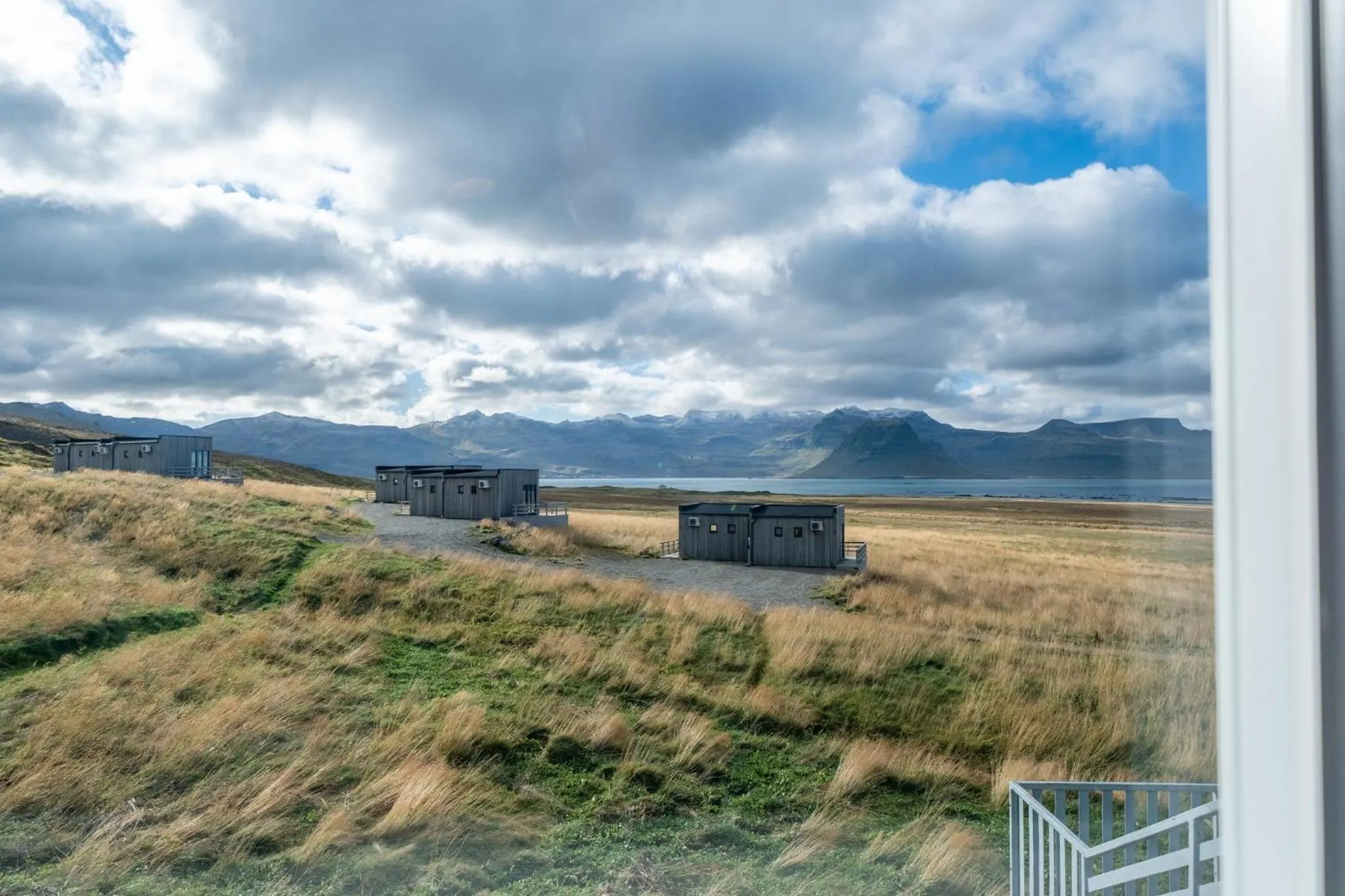Property building in Dis Cottages