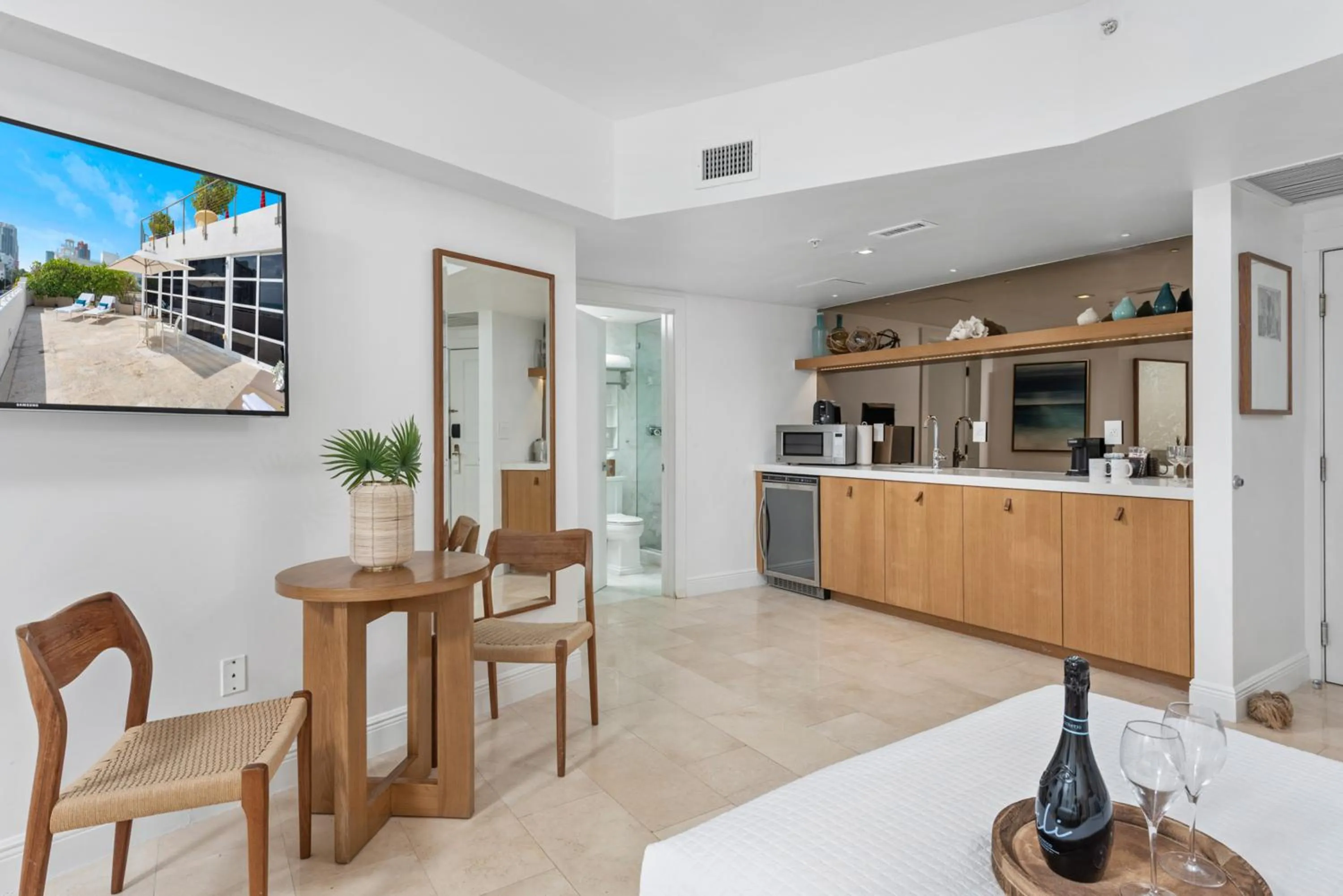 Kitchen or kitchenette in Bentley Hotel South Beach