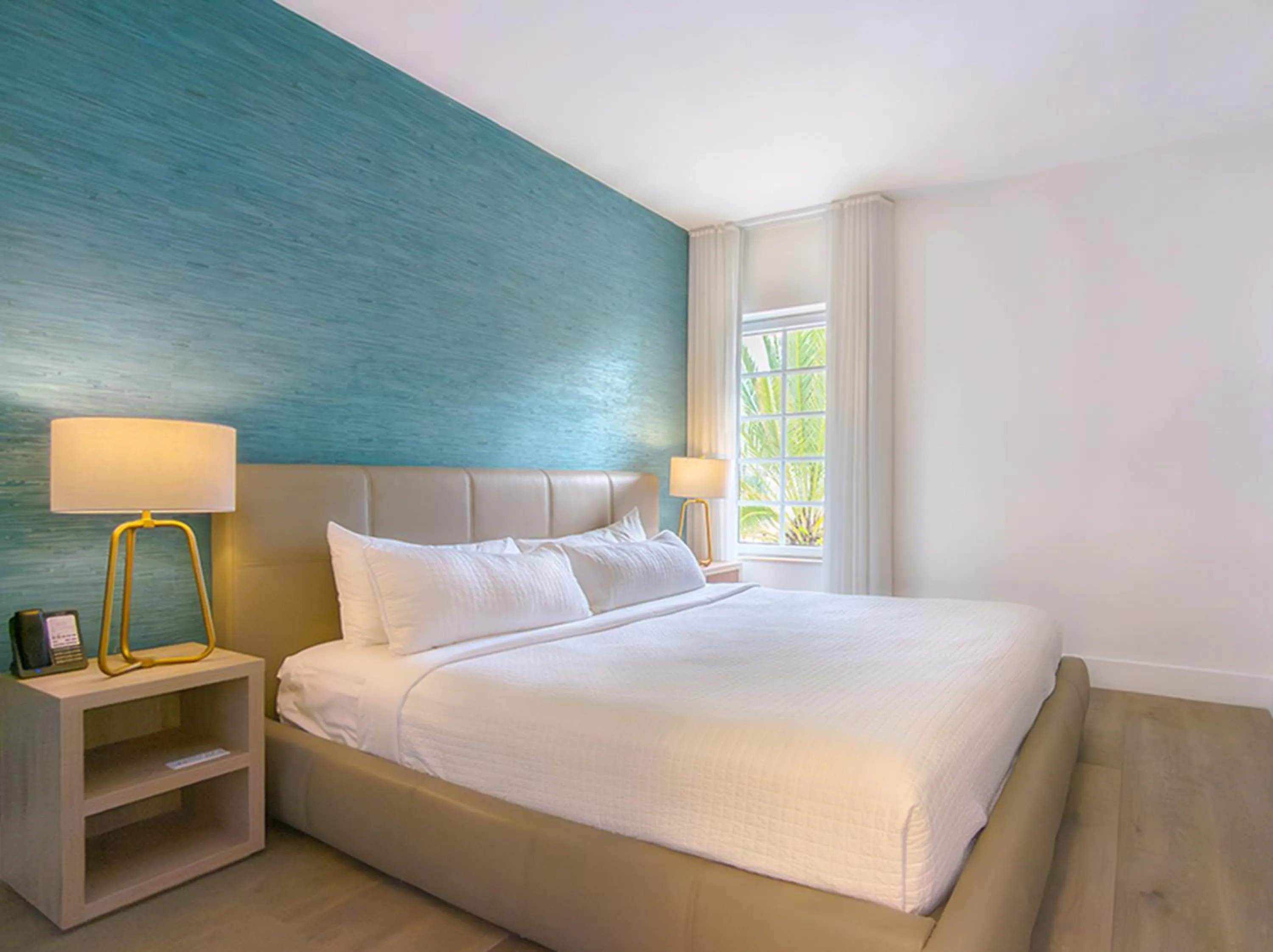 Bedroom, Bed in Bentley Hotel South Beach